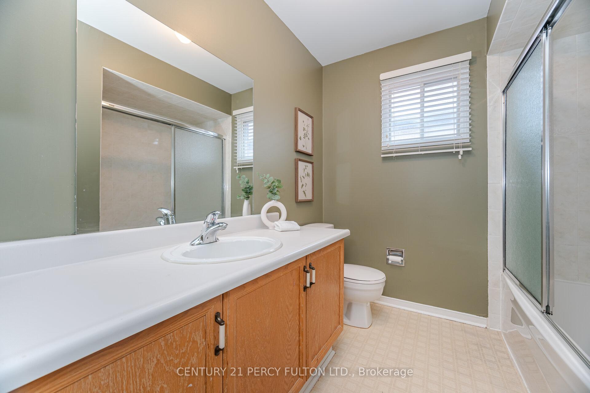 Photo 34 of 42 Bennett Avenue, Ajax, Central — HOMEH