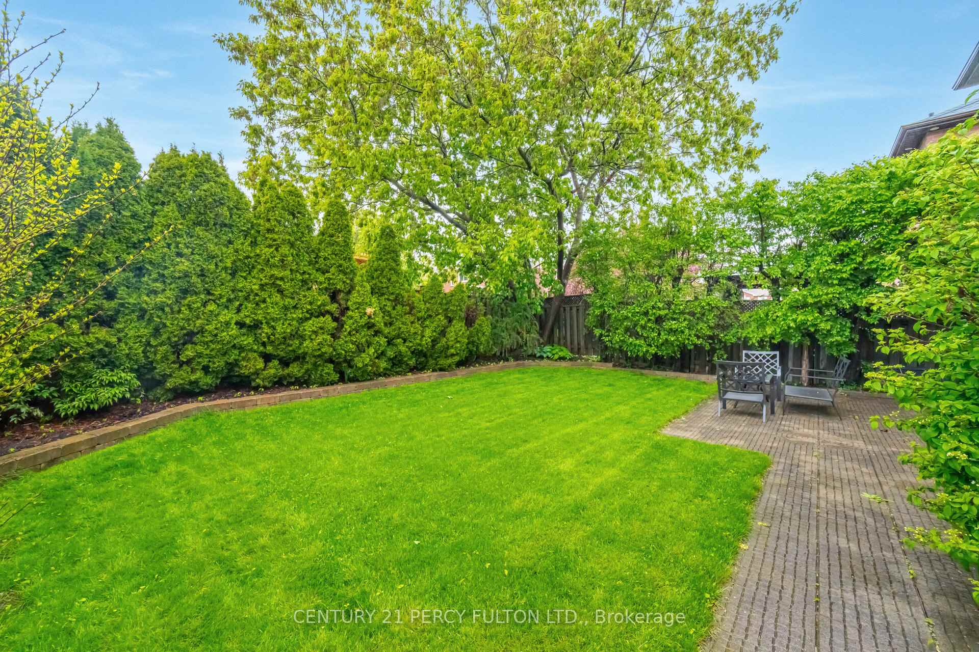 Photo 39 of 42 Bennett Avenue, Ajax, Central — HOMEH