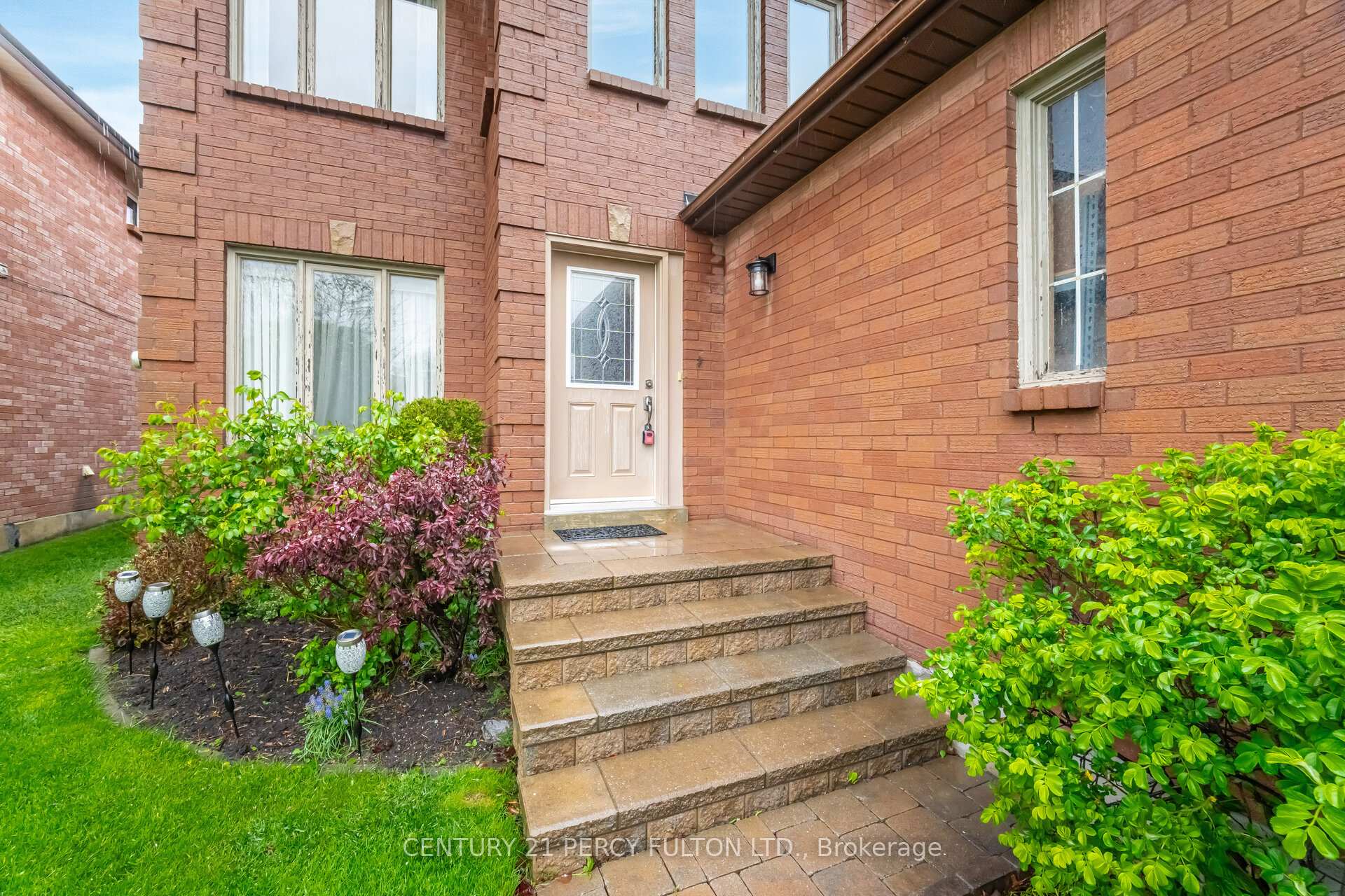 Photo 24 of 42 Bennett Avenue, Ajax, Central — HOMEH