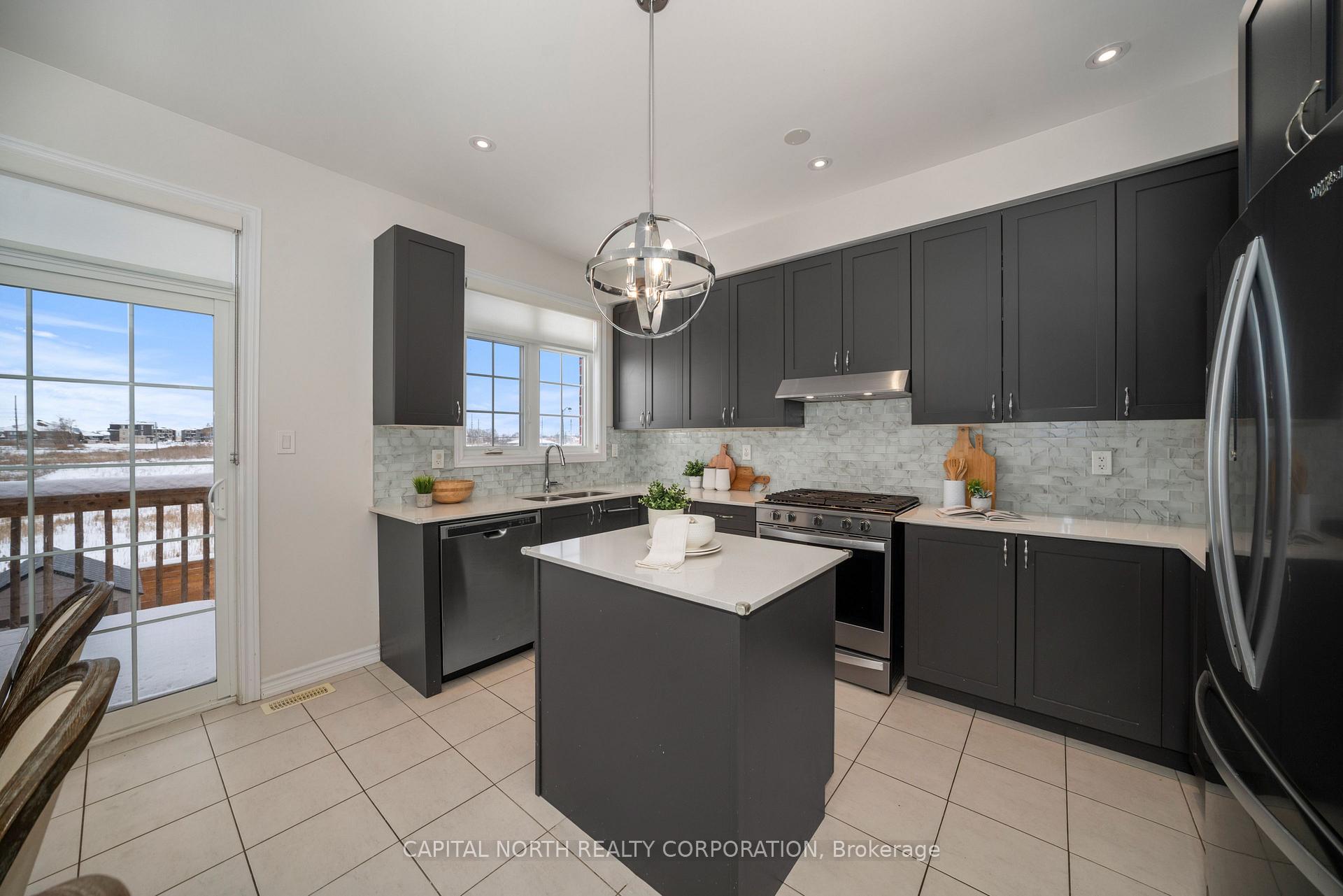 Photo 13 of 128 Sunset Terrace, Vaughan, Vellore Village — HOMEH
