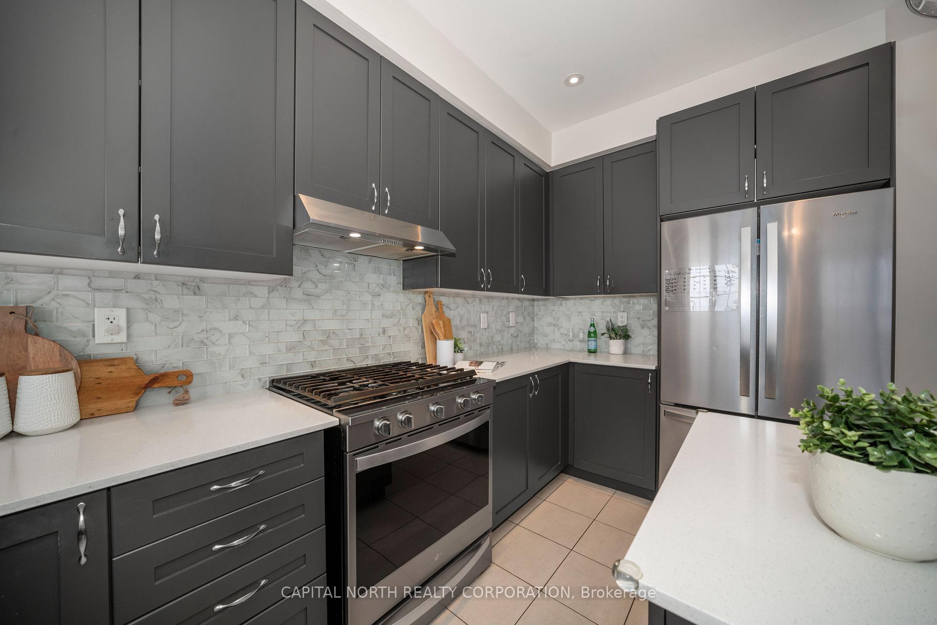 Photo 15 of 128 Sunset Terrace, Vaughan, Vellore Village — HOMEH