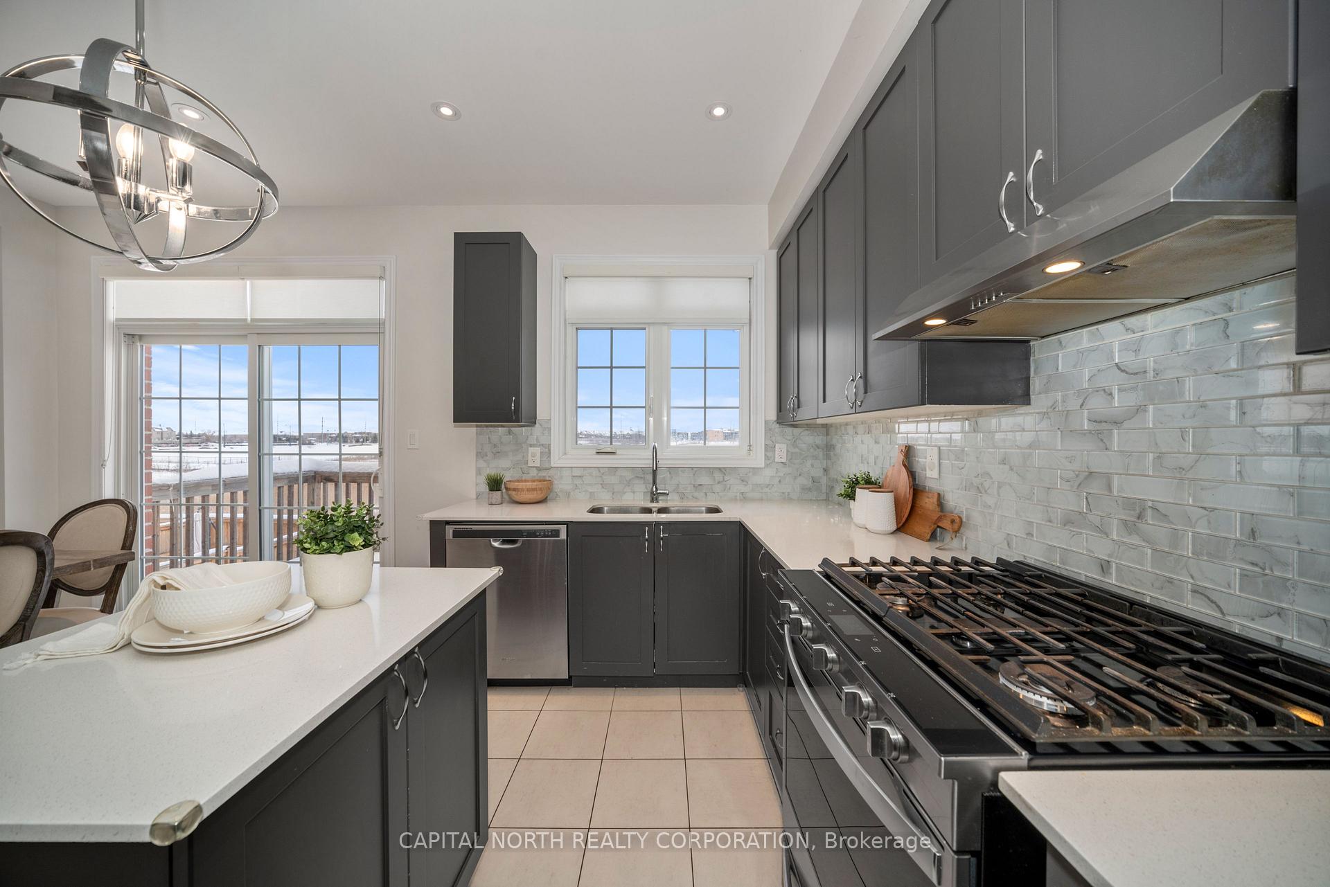 Photo 14 of 128 Sunset Terrace, Vaughan, Vellore Village — HOMEH