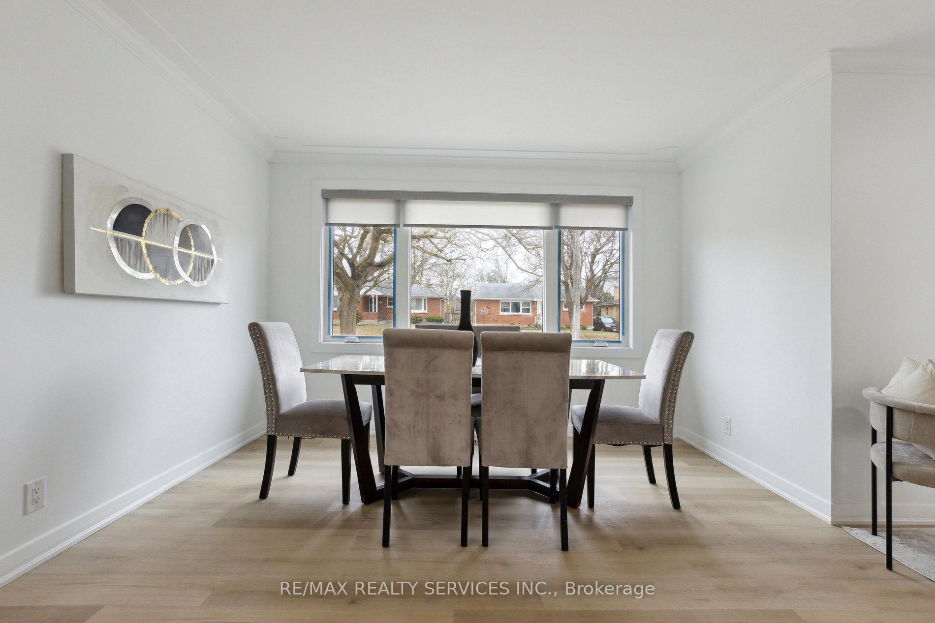 Photo 3 of 48 Chelsea Road, Kitchener — HOMEH