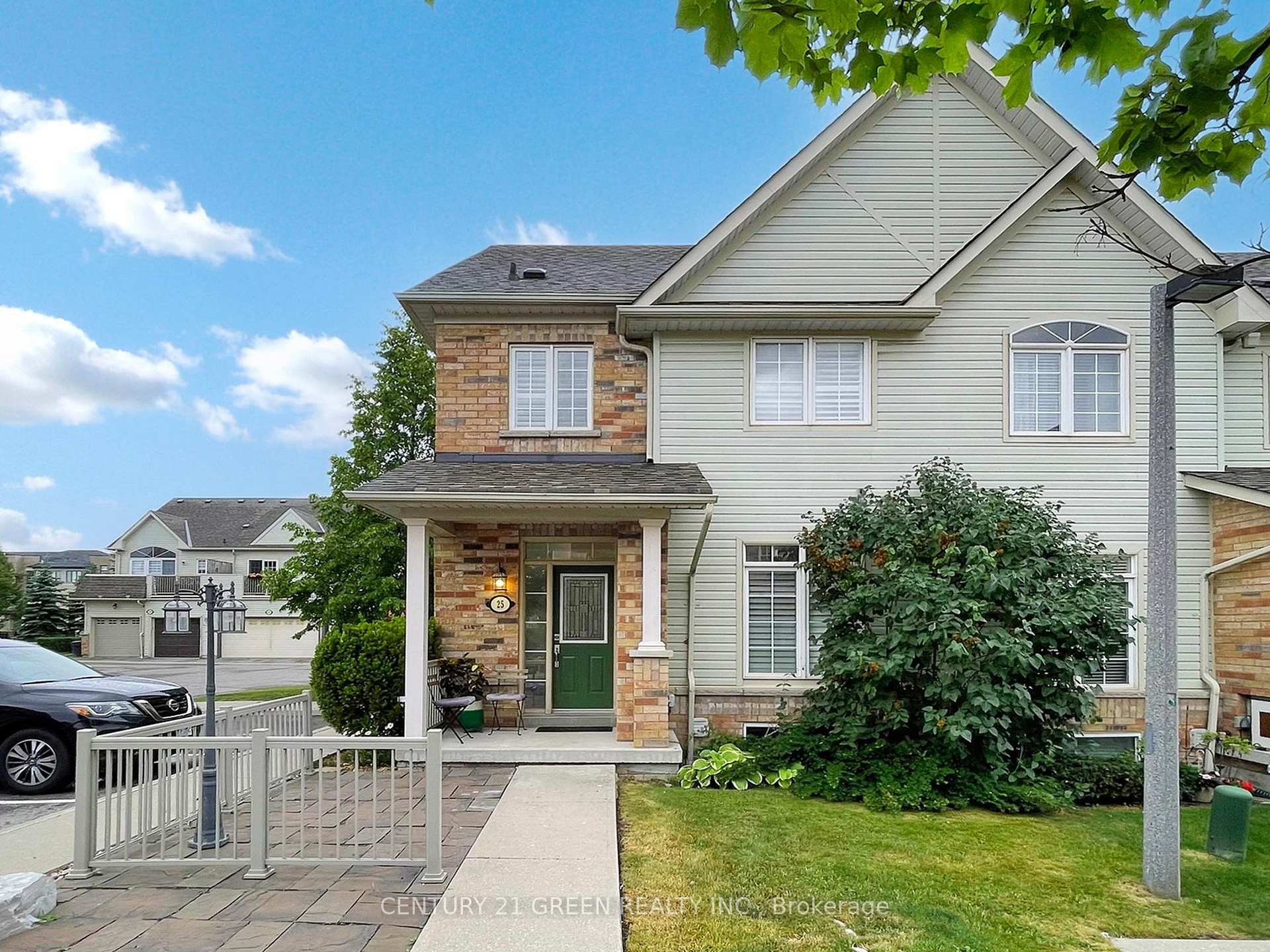Photo 1 of 25 Wicker Park Way, Whitby, Pringle Creek — HOMEH