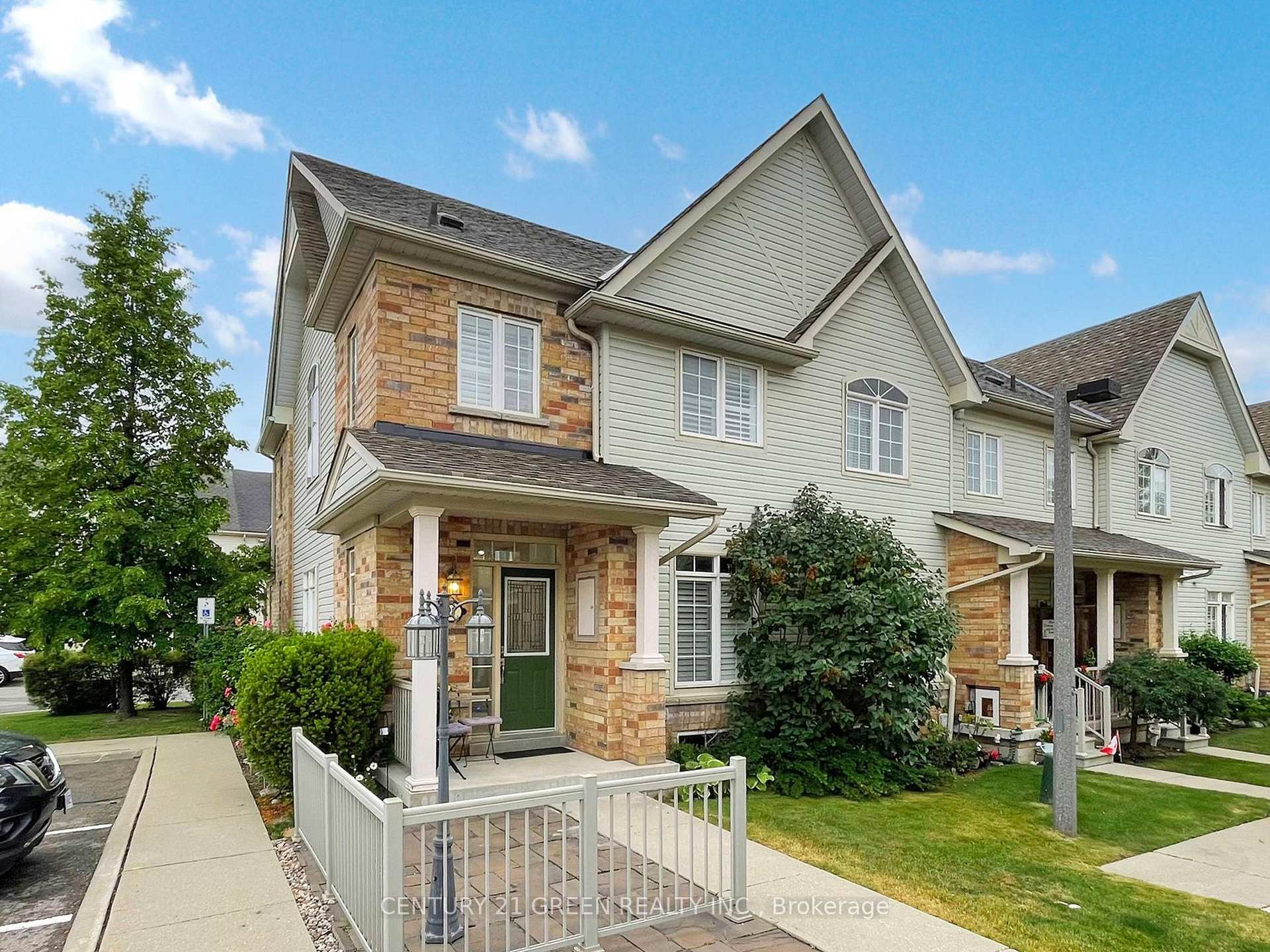Photo 6 of 25 Wicker Park Way, Whitby, Pringle Creek — HOMEH