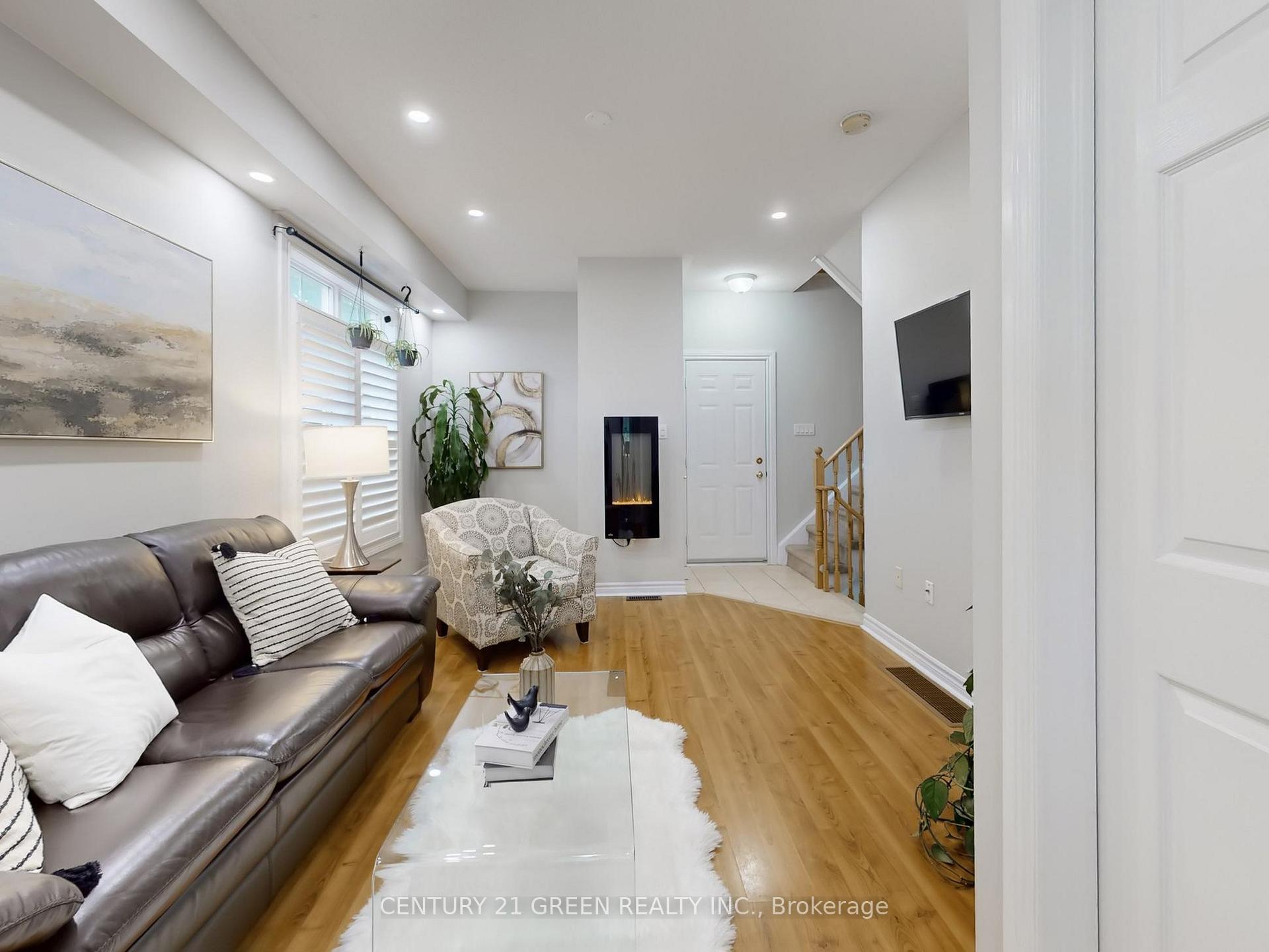 Photo 9 of 25 Wicker Park Way, Whitby, Pringle Creek — HOMEH