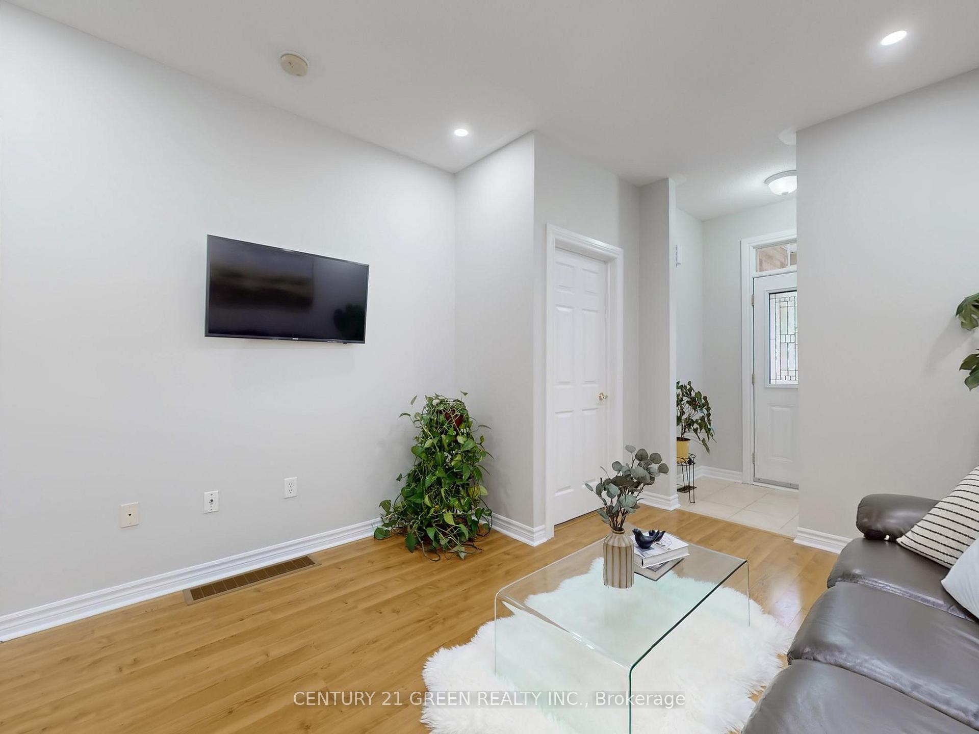 Photo 7 of 25 Wicker Park Way, Whitby, Pringle Creek — HOMEH