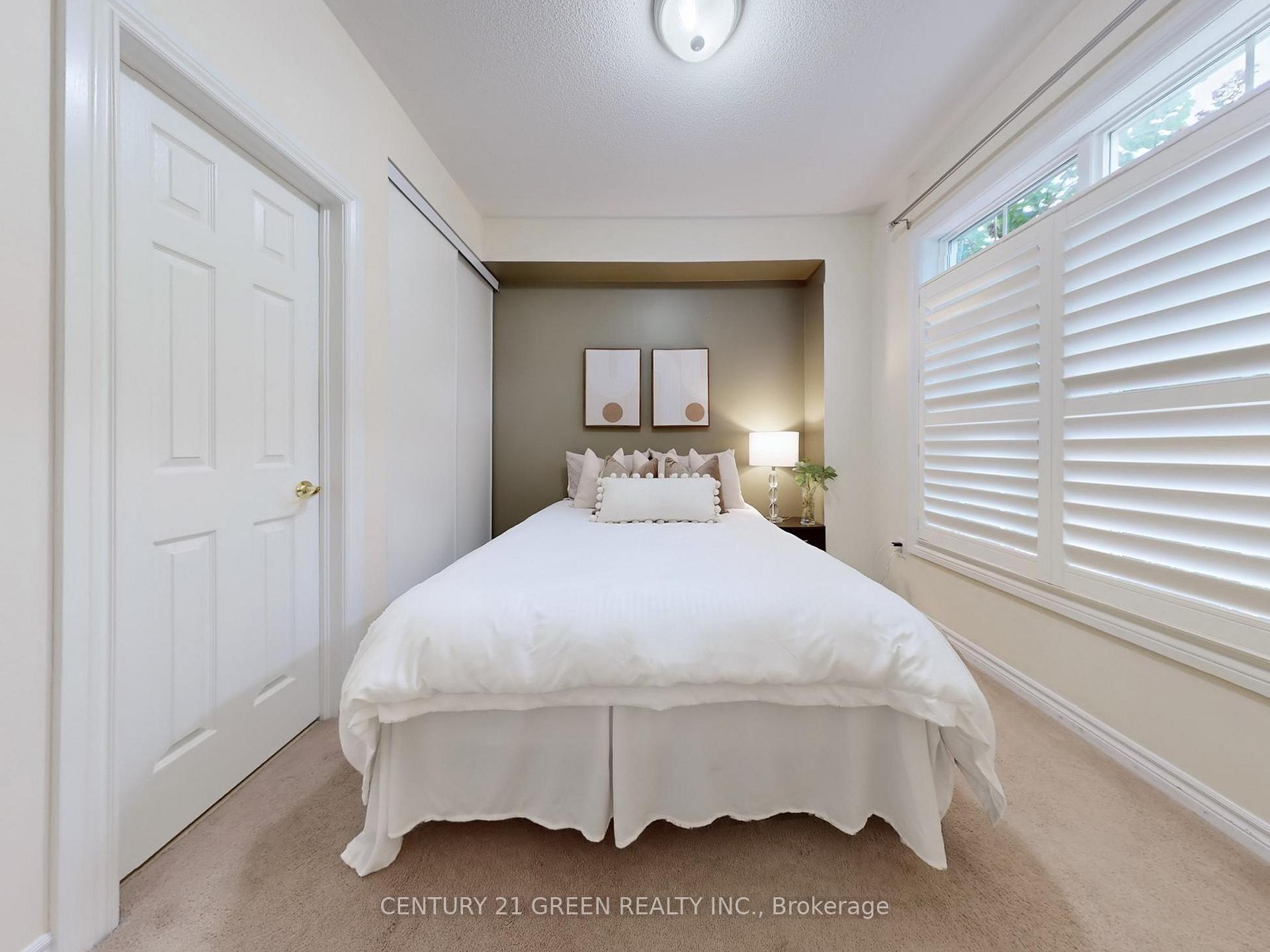 Photo 3 of 25 Wicker Park Way, Whitby, Pringle Creek — HOMEH