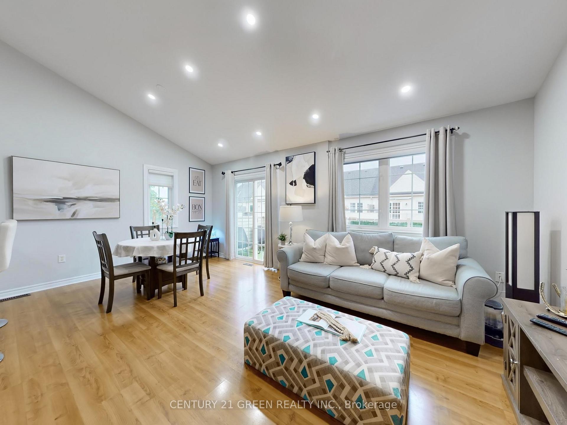 Photo 8 of 25 Wicker Park Way, Whitby, Pringle Creek — HOMEH
