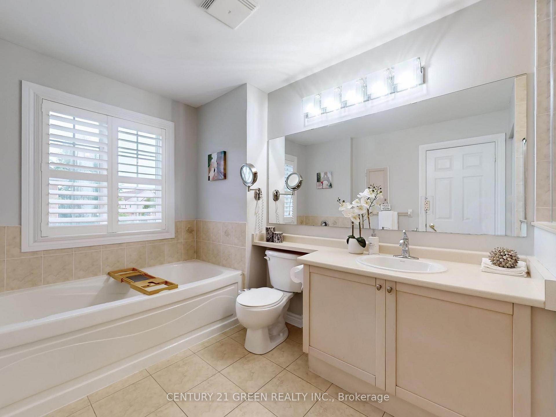 Photo 16 of 25 Wicker Park Way, Whitby, Pringle Creek — HOMEH