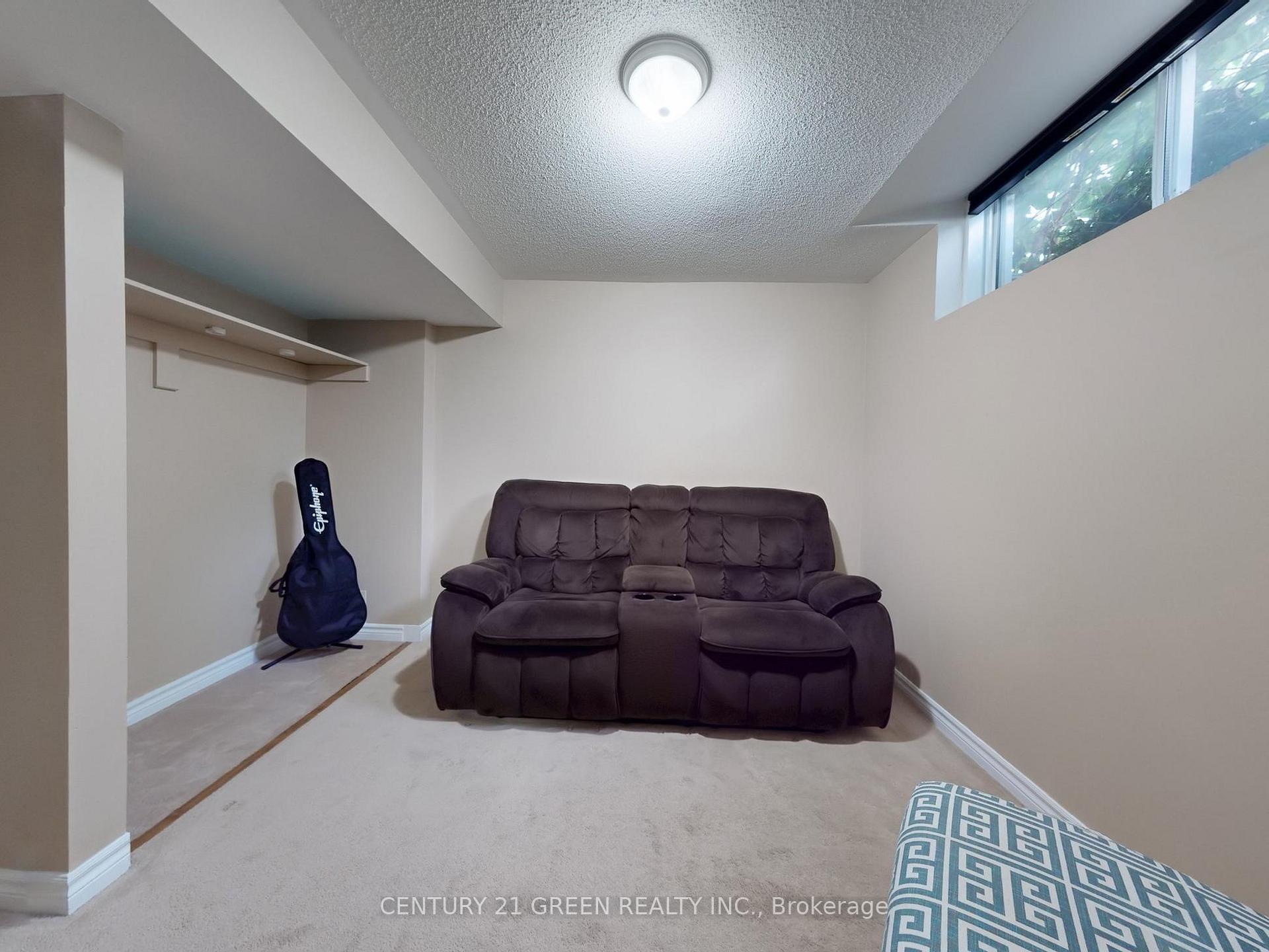 Photo 13 of 25 Wicker Park Way, Whitby, Pringle Creek — HOMEH