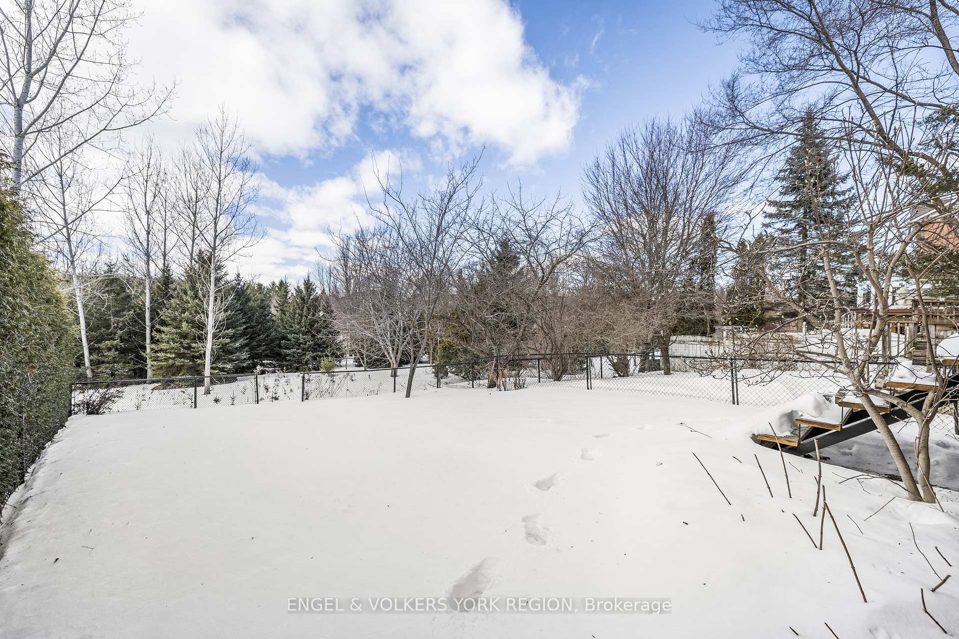 Photo 7 of 46 Ballymore Drive, Aurora, Bayview Wellington — HOMEH