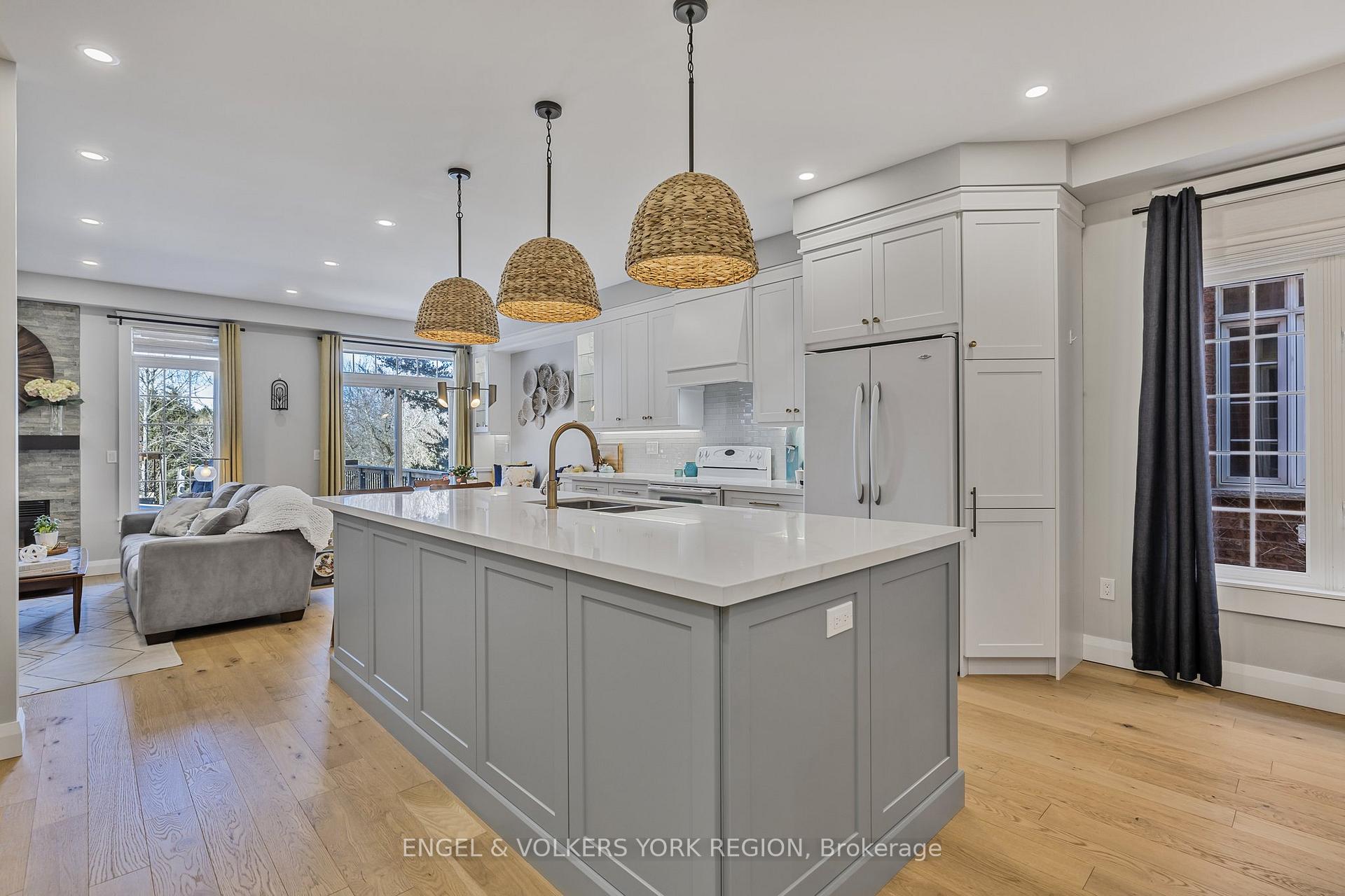 Photo 23 of 46 Ballymore Drive, Aurora, Bayview Wellington — HOMEH