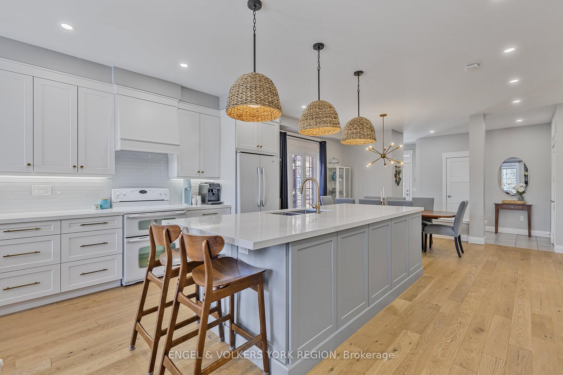 Photo 16 of 46 Ballymore Drive, Aurora, Bayview Wellington — HOMEH