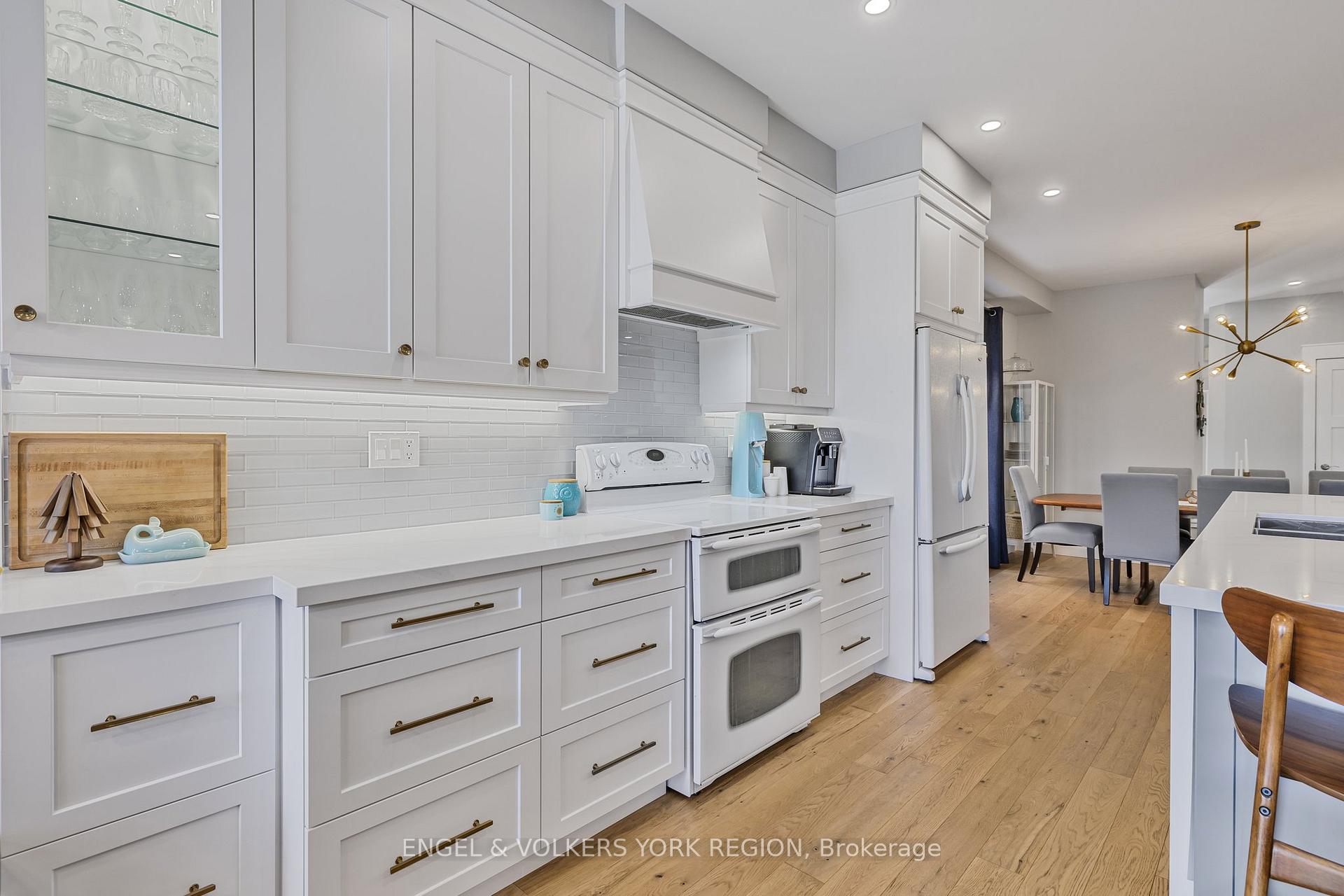 Photo 11 of 46 Ballymore Drive, Aurora, Bayview Wellington — HOMEH