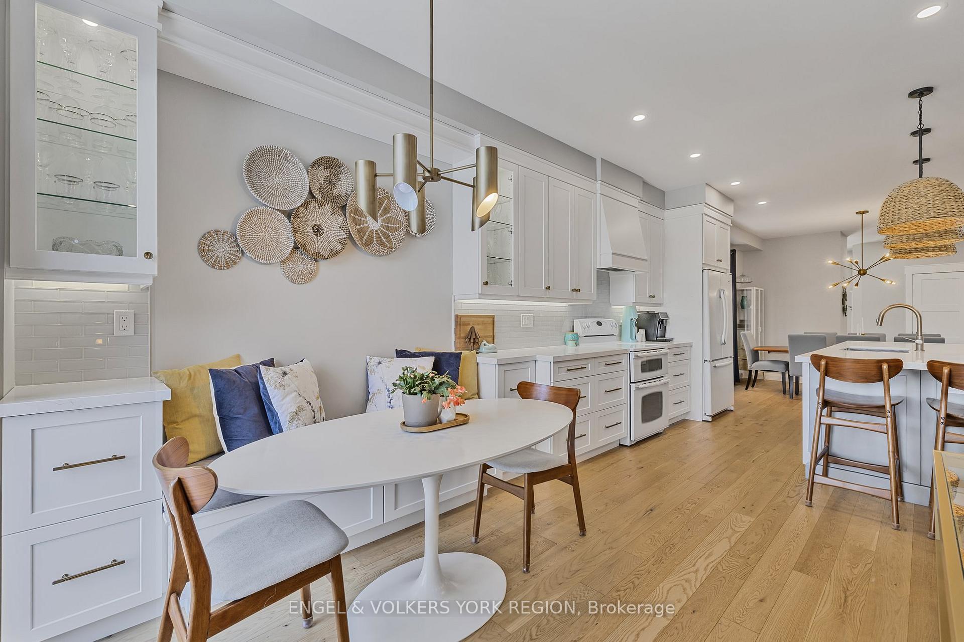 Photo 6 of 46 Ballymore Drive, Aurora, Bayview Wellington — HOMEH