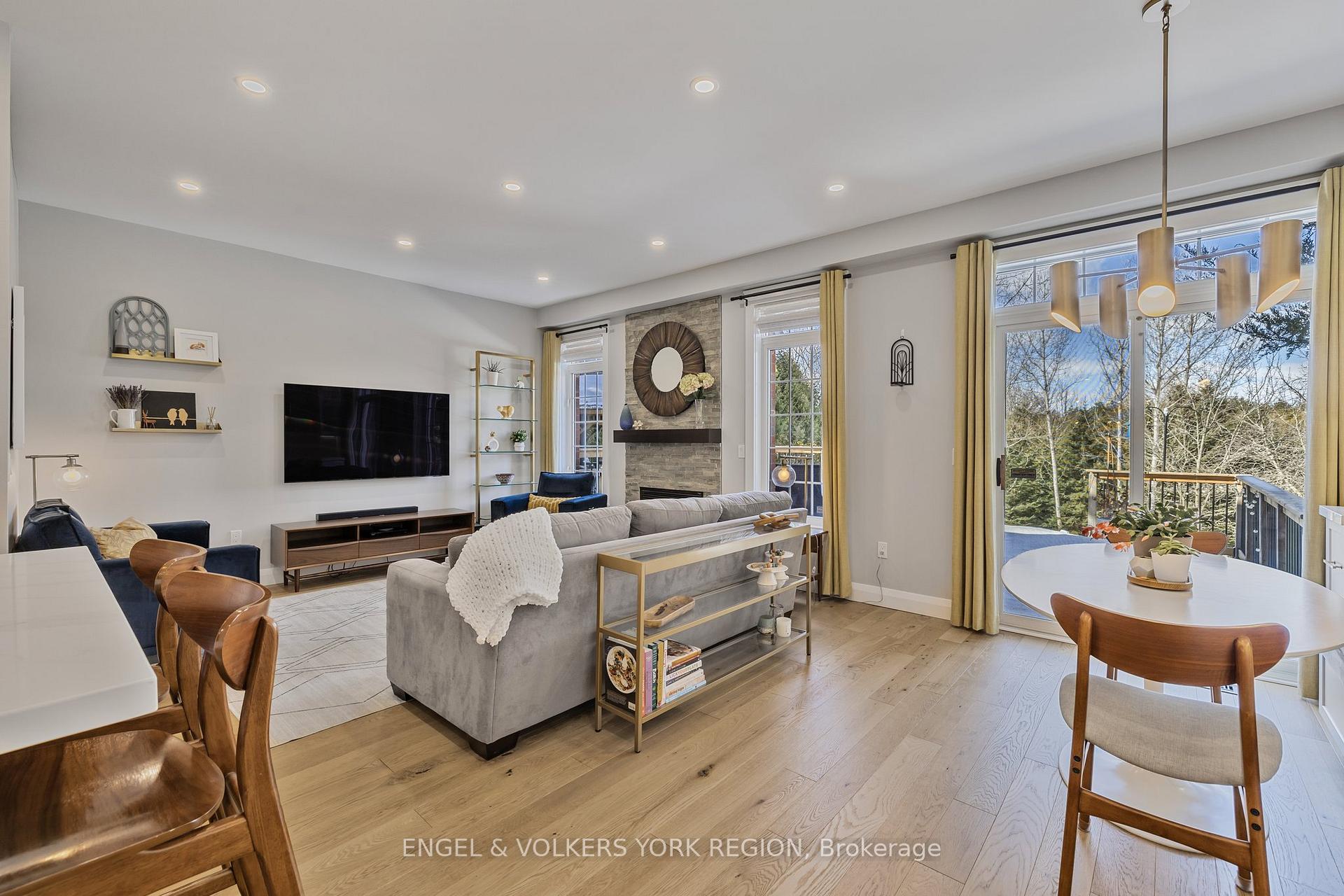 Photo 10 of 46 Ballymore Drive, Aurora, Bayview Wellington — HOMEH