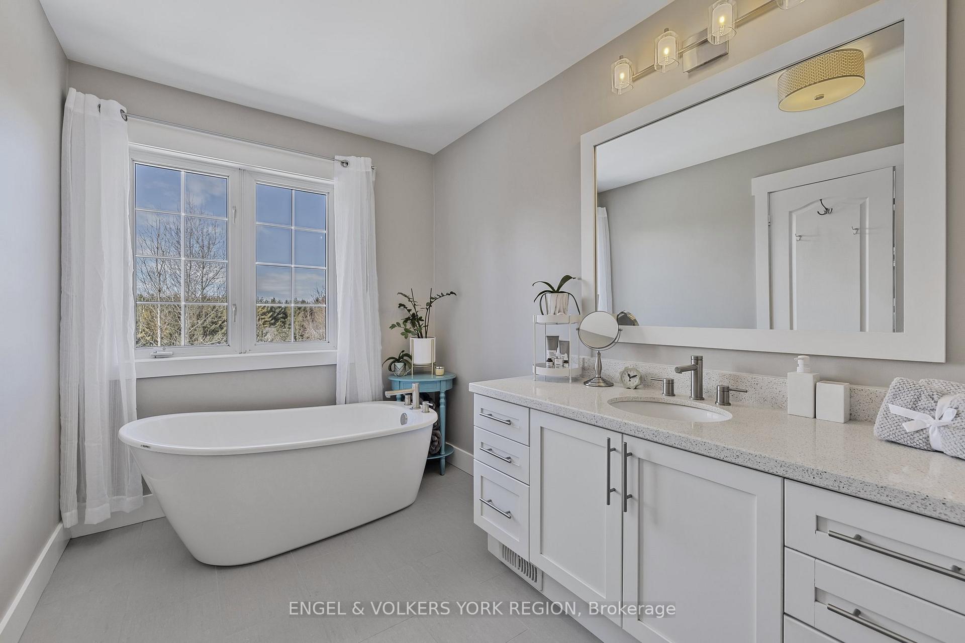 Photo 28 of 46 Ballymore Drive, Aurora, Bayview Wellington — HOMEH