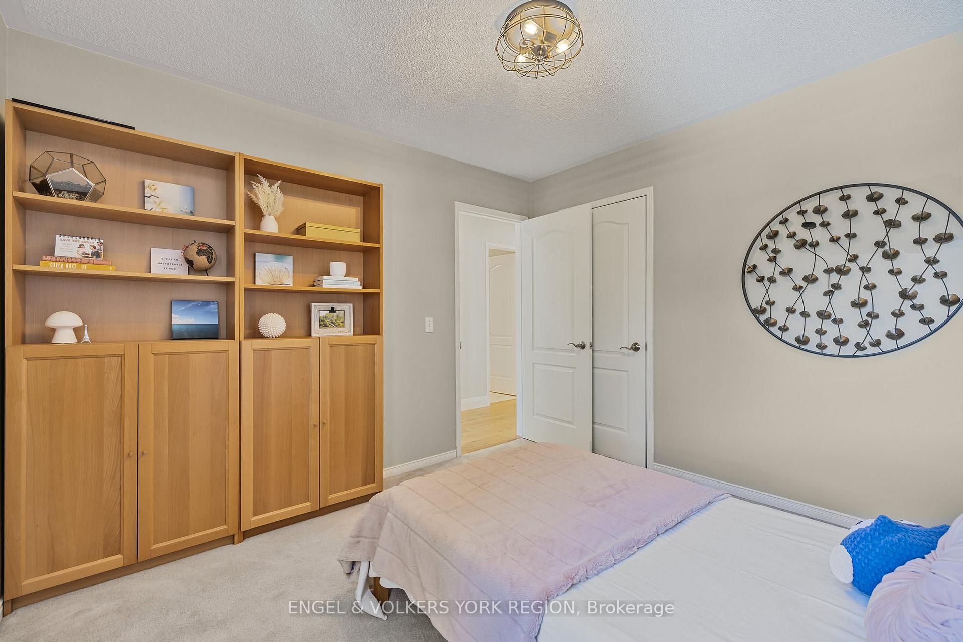 Photo 34 of 46 Ballymore Drive, Aurora, Bayview Wellington — HOMEH