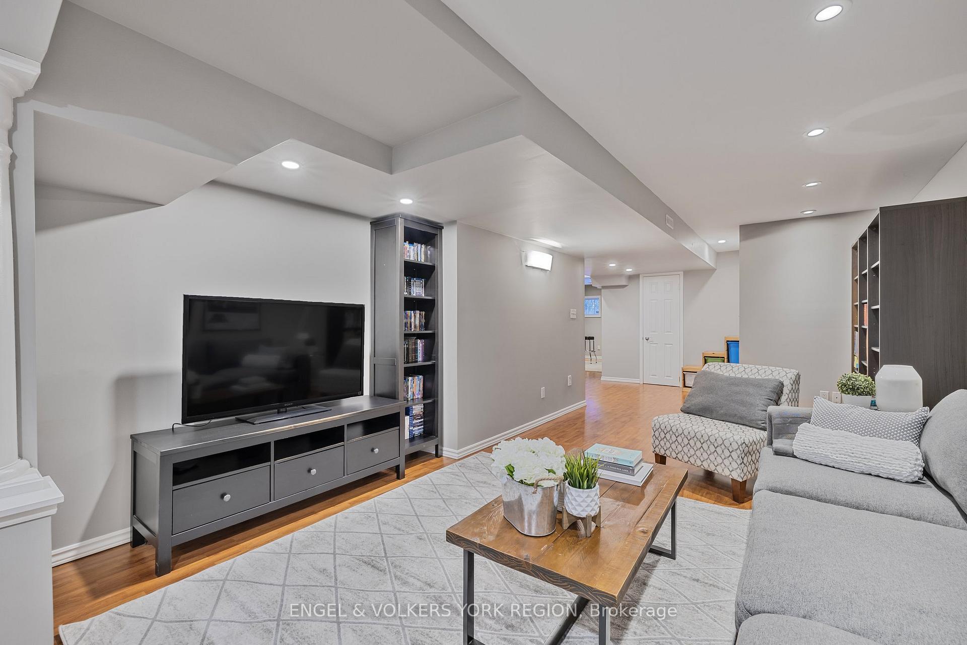 Photo 41 of 46 Ballymore Drive, Aurora, Bayview Wellington — HOMEH