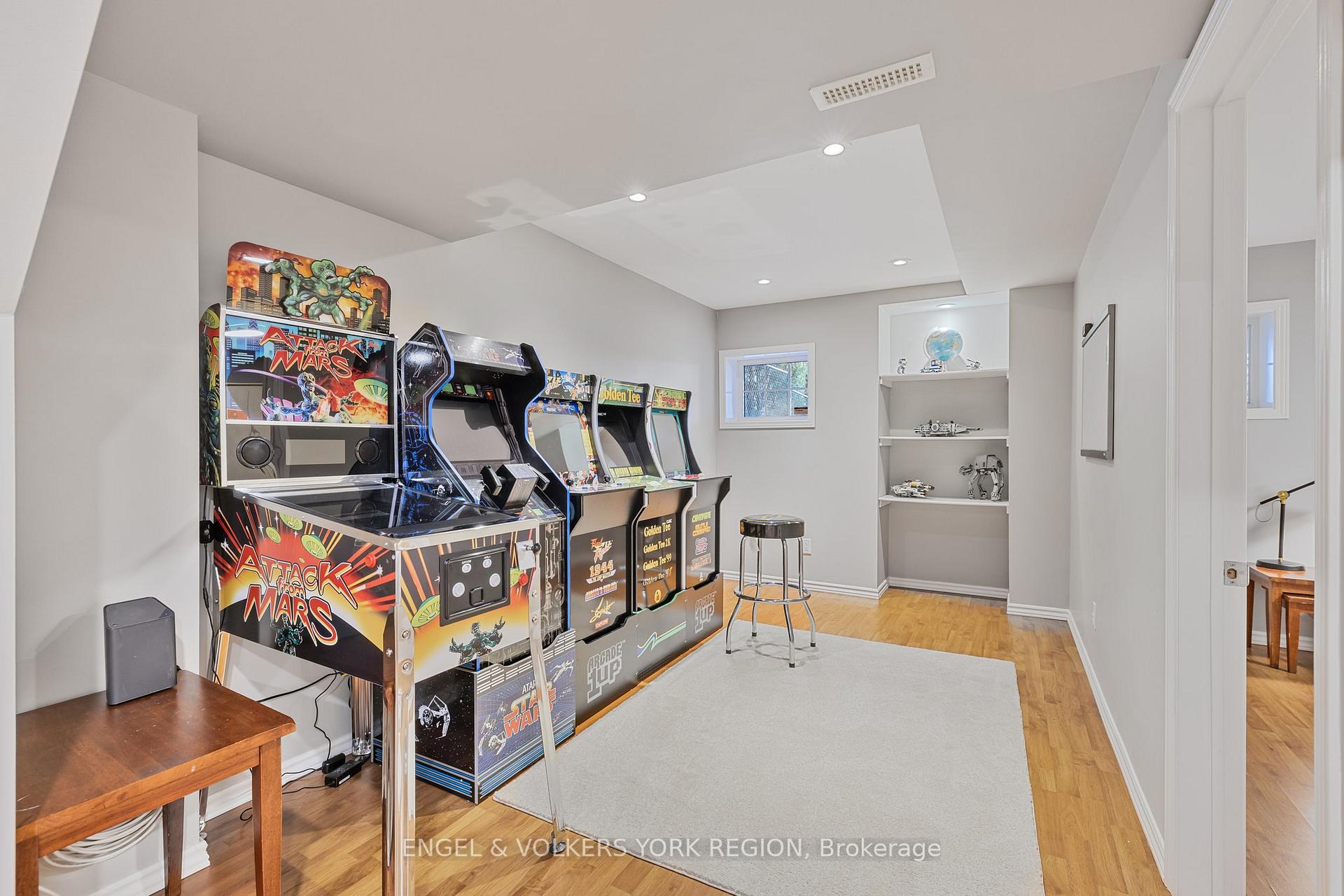 Photo 38 of 46 Ballymore Drive, Aurora, Bayview Wellington — HOMEH