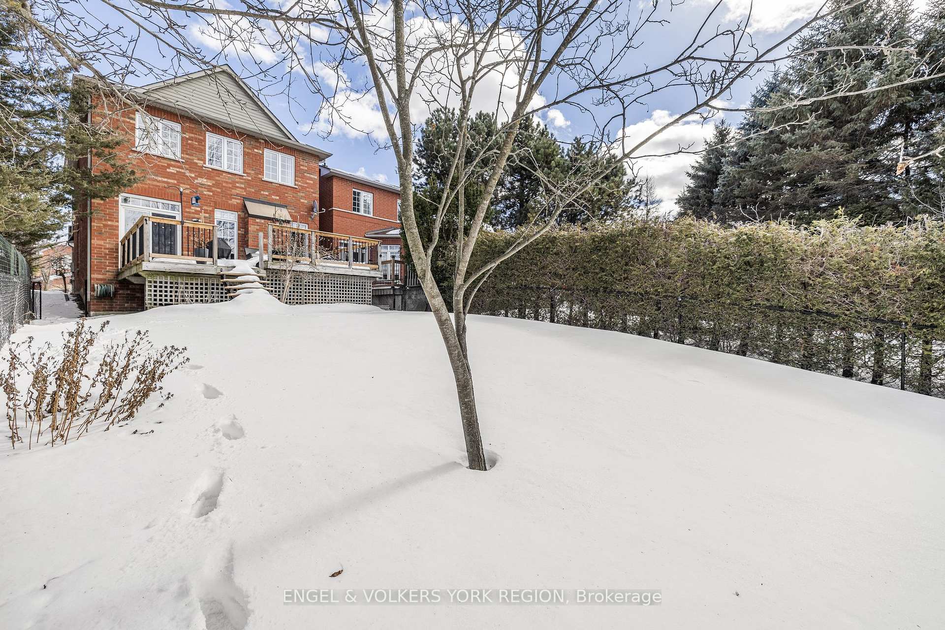 Photo 43 of 46 Ballymore Drive, Aurora, Bayview Wellington — HOMEH