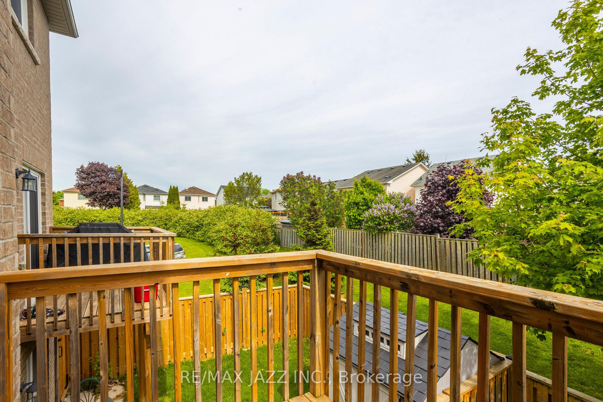 Photo 17 of 61 Markham Trail, Clarington, Bowmanville — HOMEH