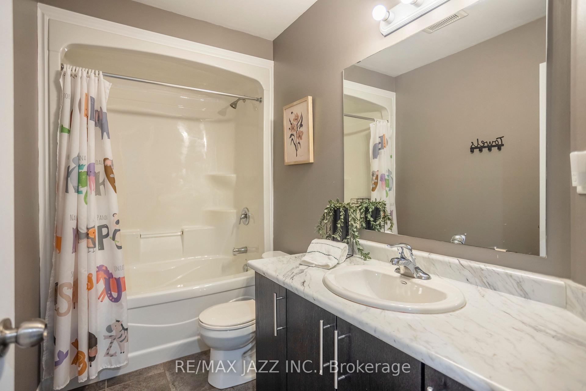 Photo 15 of 61 Markham Trail, Clarington, Bowmanville — HOMEH