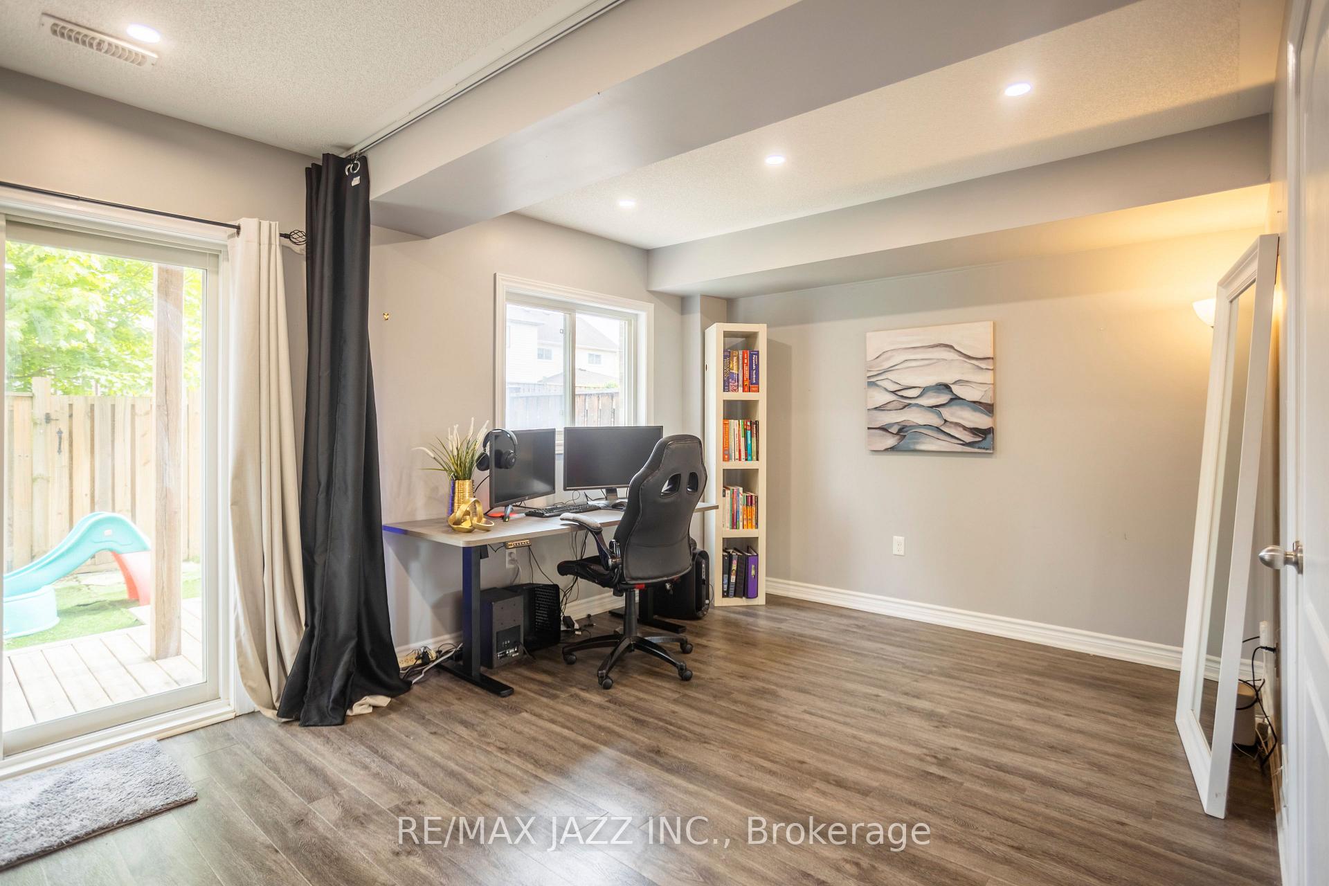 Photo 24 of 61 Markham Trail, Clarington, Bowmanville — HOMEH