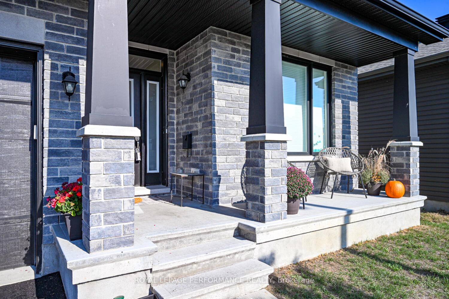 Photo 2 of 129 Hickstead Way, Ottawa, Stittsville (South) — HOMEH