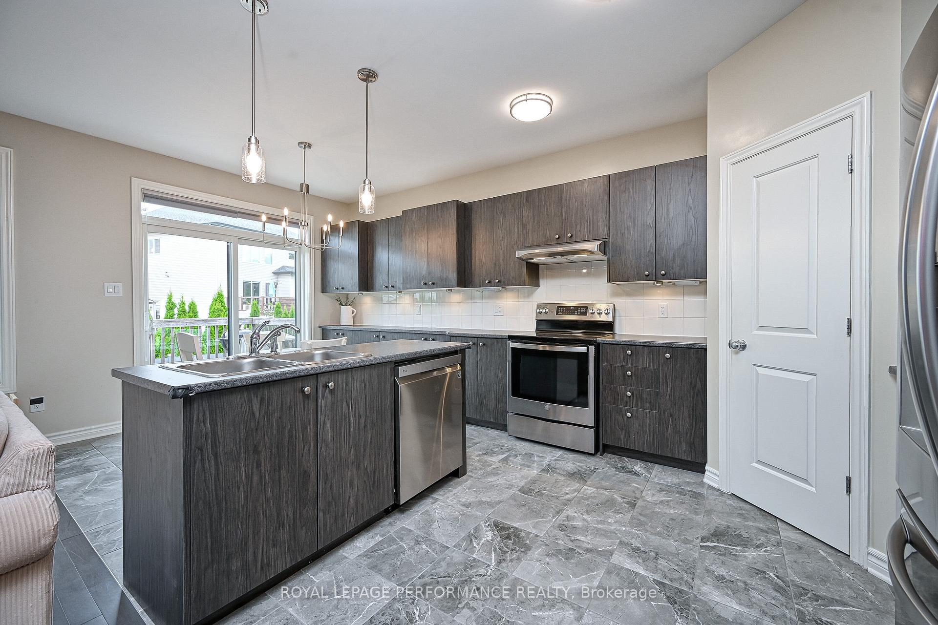 Photo 13 of 129 Hickstead Way, Ottawa, Stittsville (South) — HOMEH