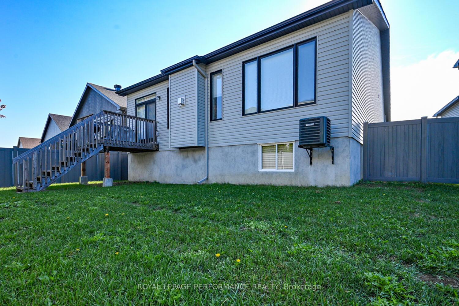 Photo 33 of 129 Hickstead Way, Ottawa, Stittsville (South) — HOMEH