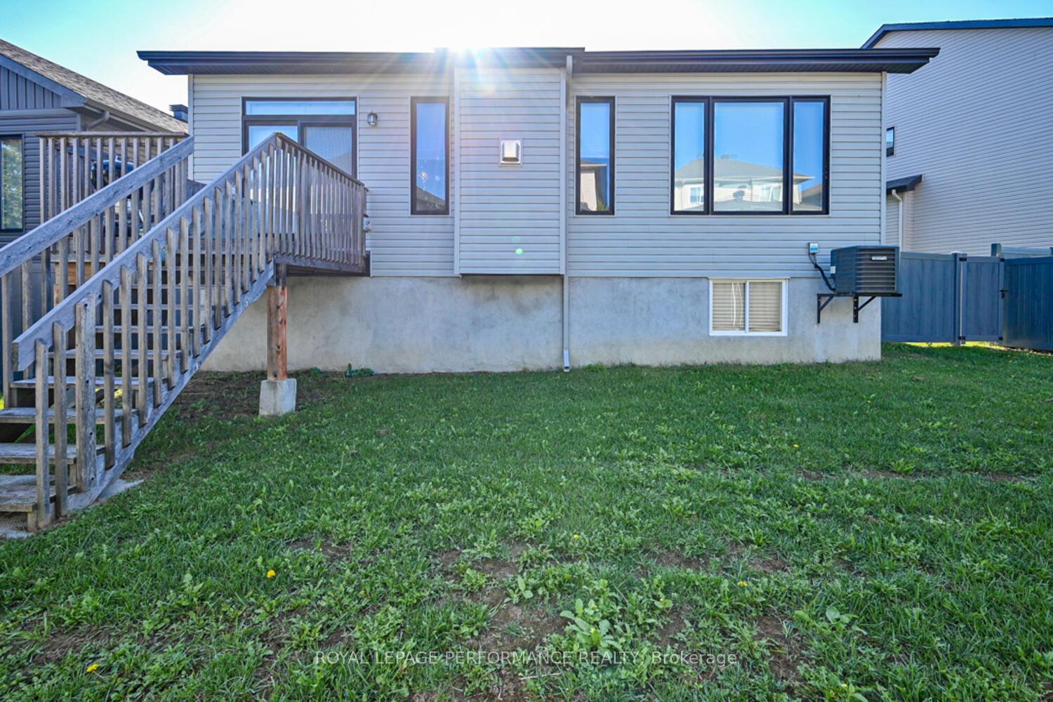 Photo 41 of 129 Hickstead Way, Ottawa, Stittsville (South) — HOMEH