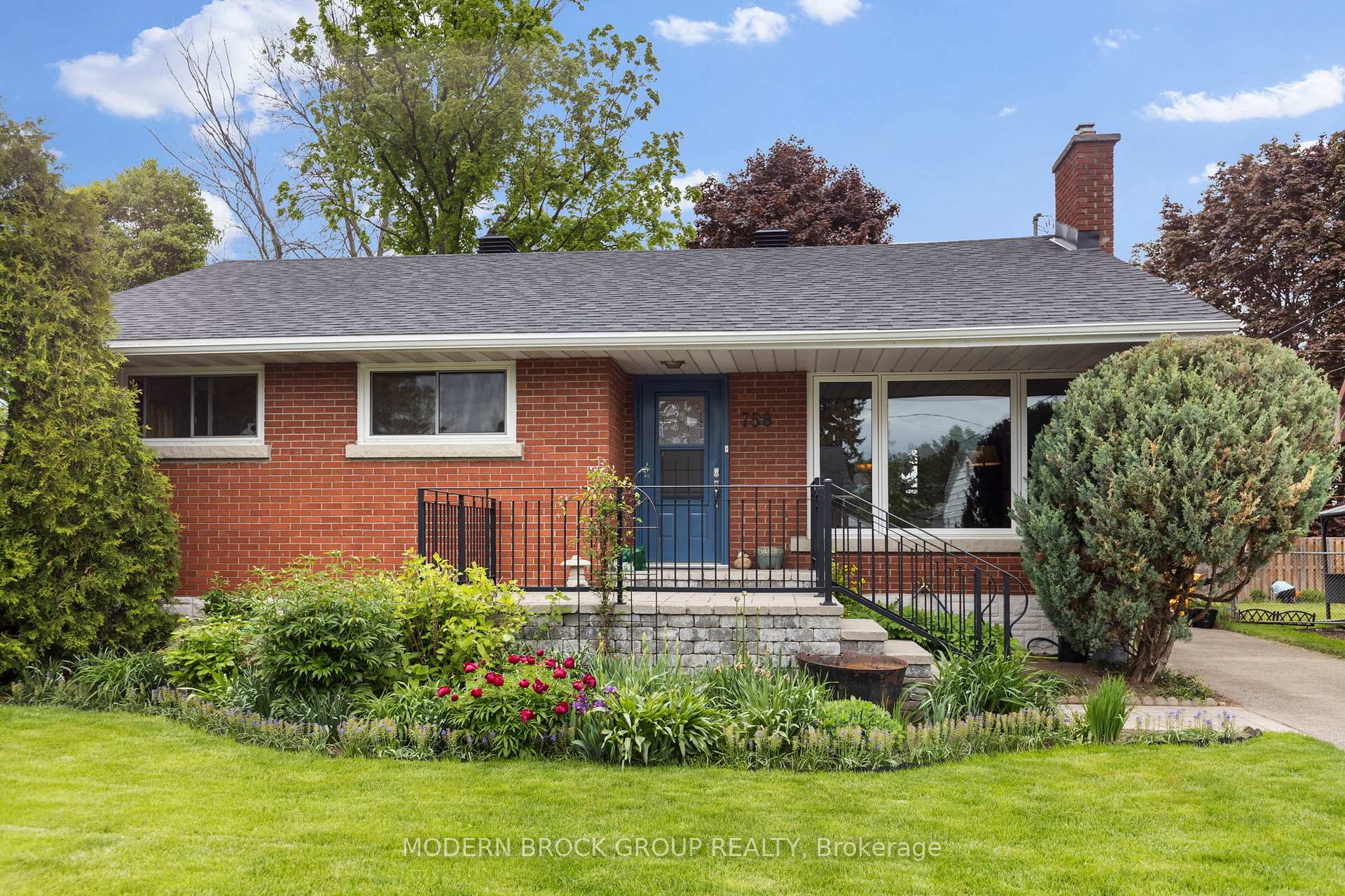 Photo 1 of 758 Royal Crescent, Prescott — HOMEH