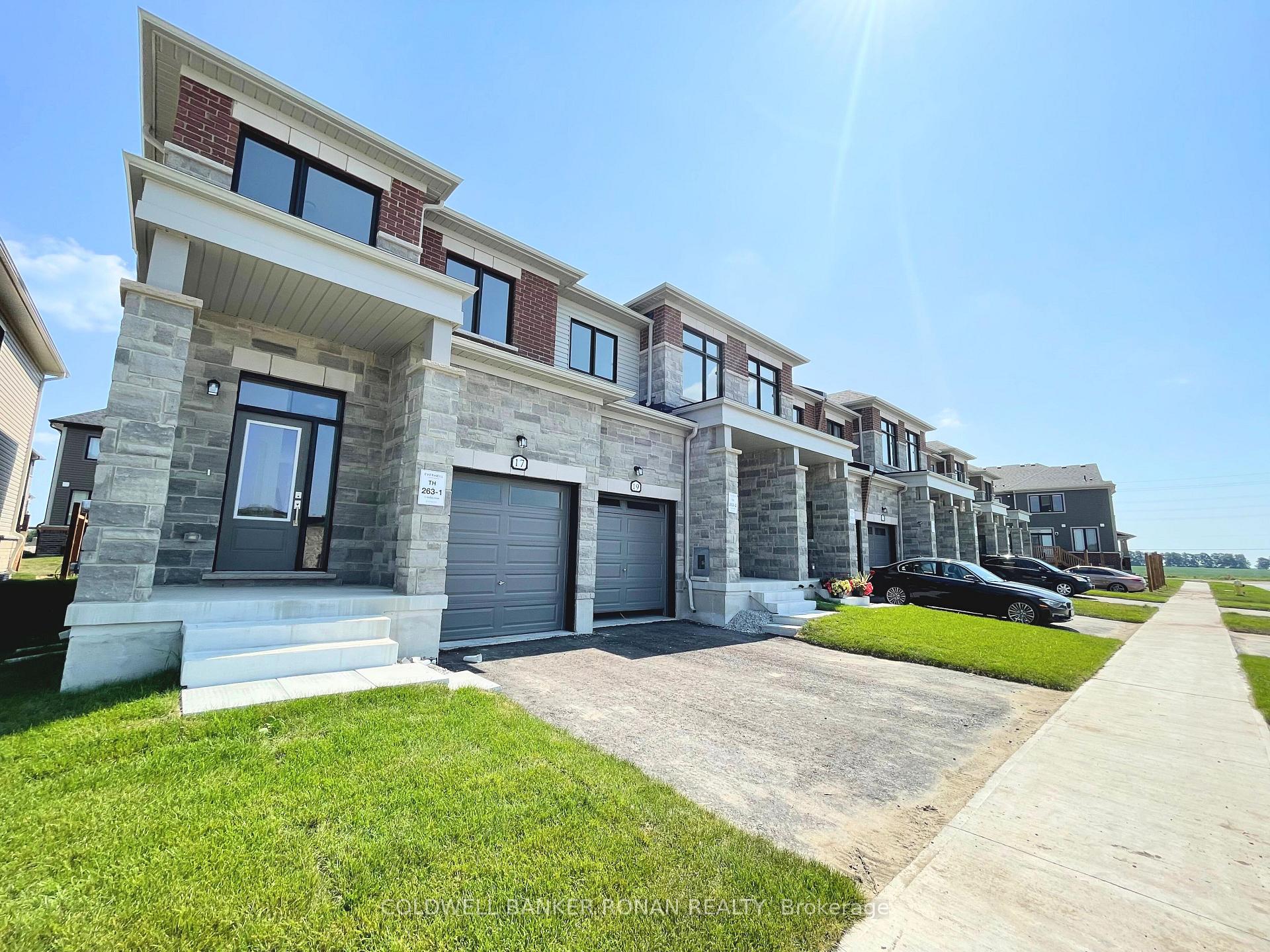 Photo 1 of 17 Milady Crescent, Barrie, Rural Barrie Southeast — HOMEH