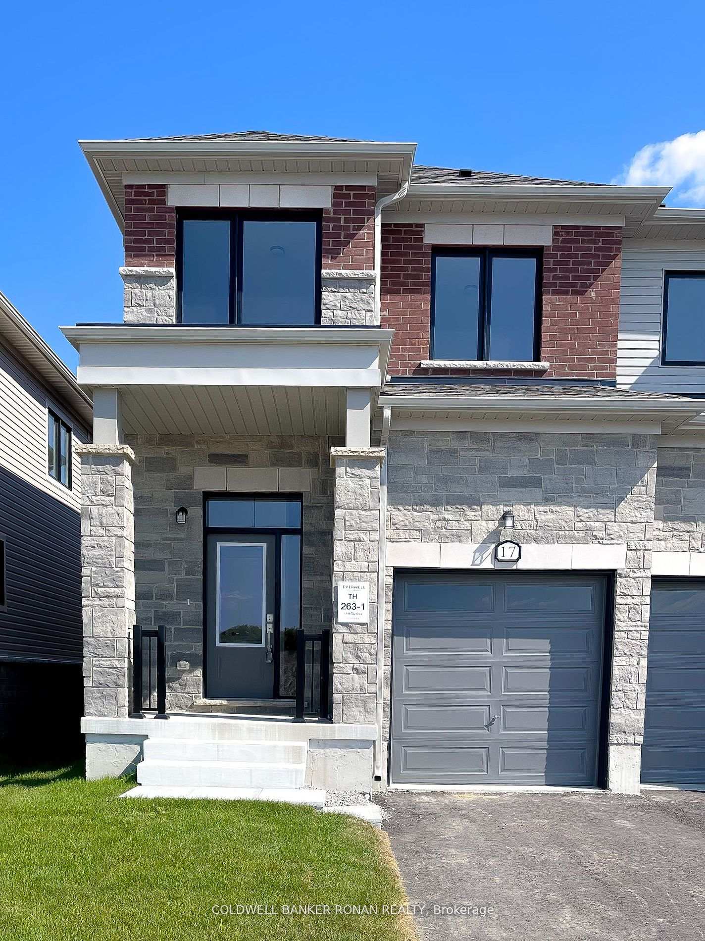 Photo 2 of 17 Milady Crescent, Barrie, Rural Barrie Southeast — HOMEH