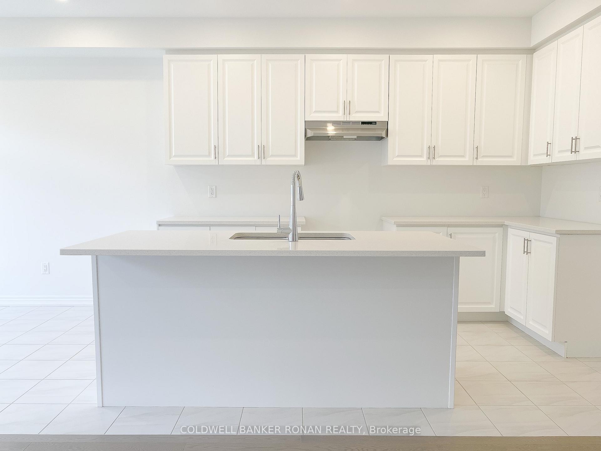 Photo 7 of 17 Milady Crescent, Barrie, Rural Barrie Southeast — HOMEH