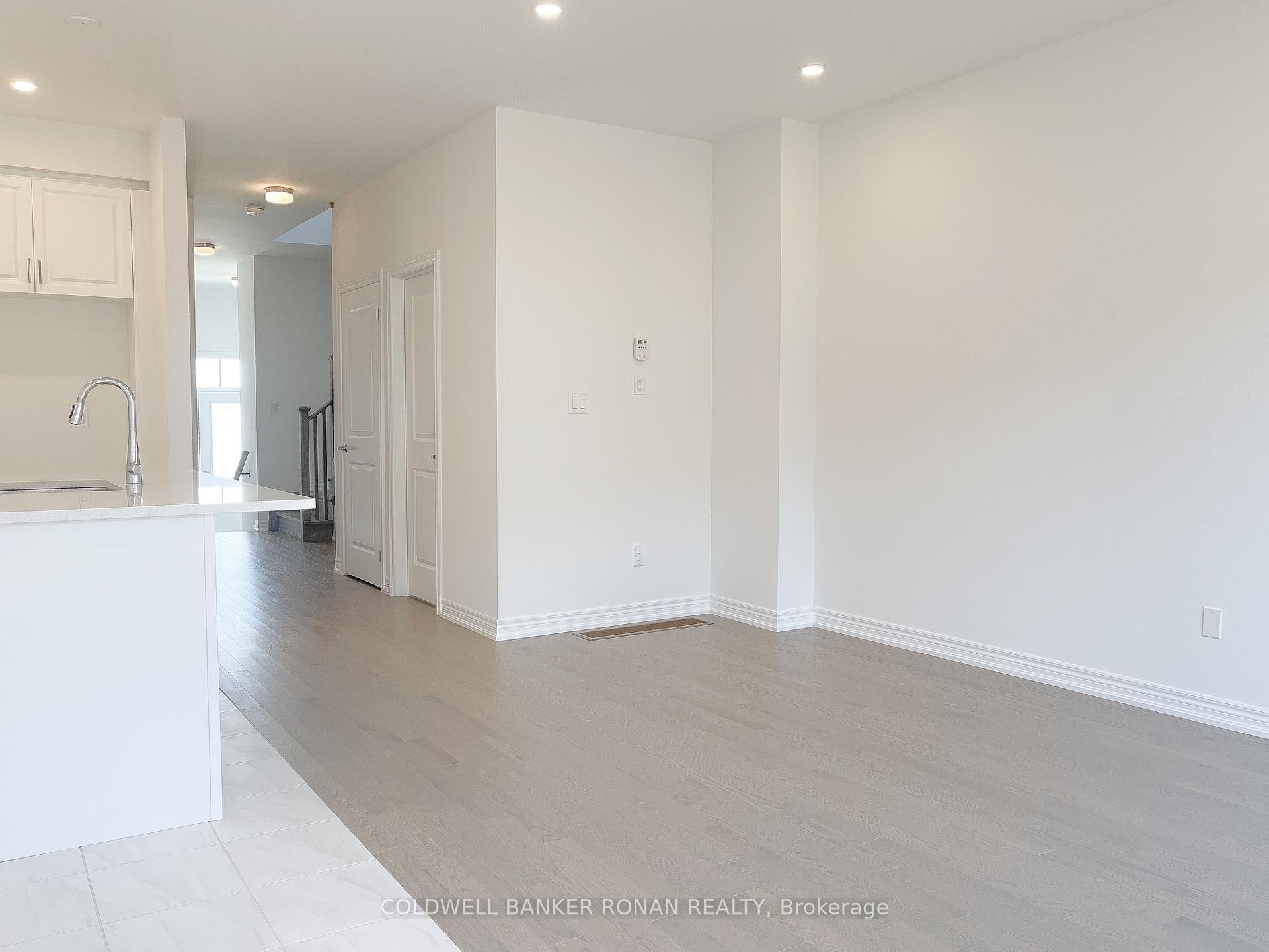 Photo 12 of 17 Milady Crescent, Barrie, Rural Barrie Southeast — HOMEH