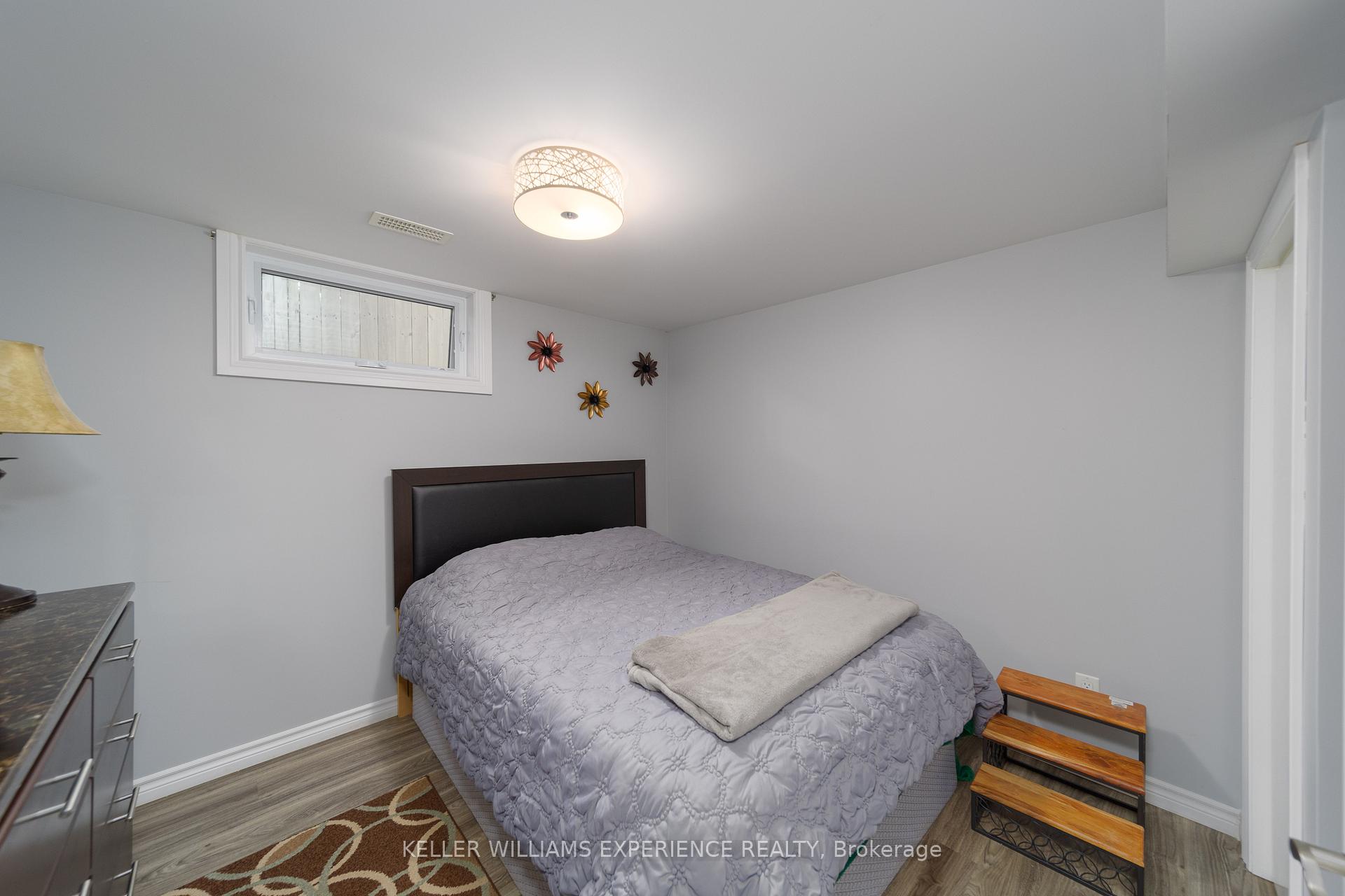 Photo 7 of 2 Hailey Hollow, Barrie, Letitia Heights — HOMEH