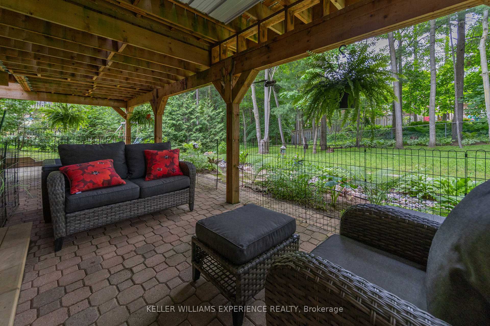 Photo 12 of 2 Hailey Hollow, Barrie, Letitia Heights — HOMEH