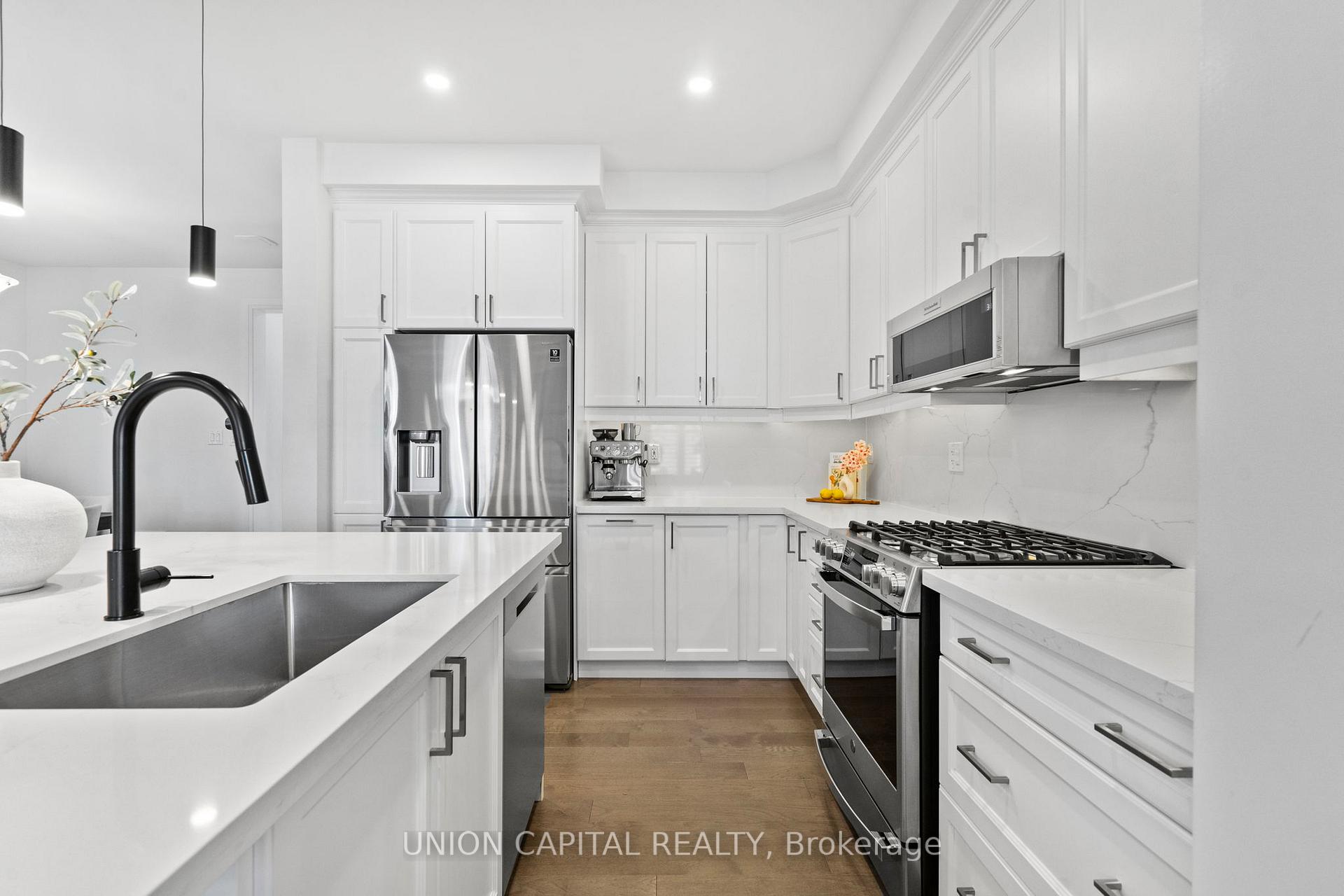 Photo 8 of 17 Broden Crescent, Whitby, Rural Whitby — HOMEH