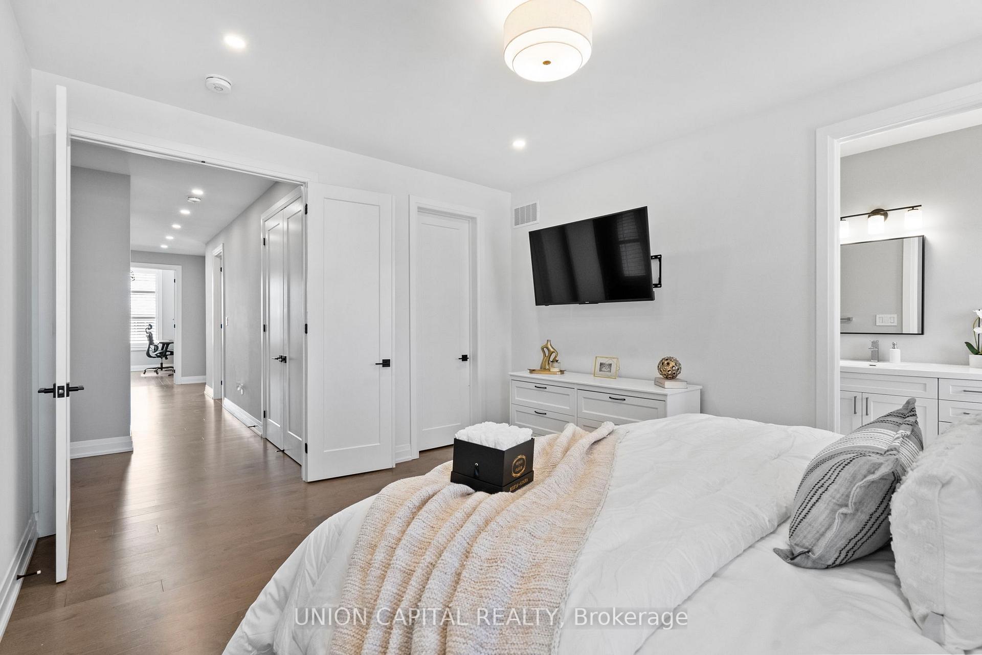 Photo 20 of 17 Broden Crescent, Whitby, Rural Whitby — HOMEH