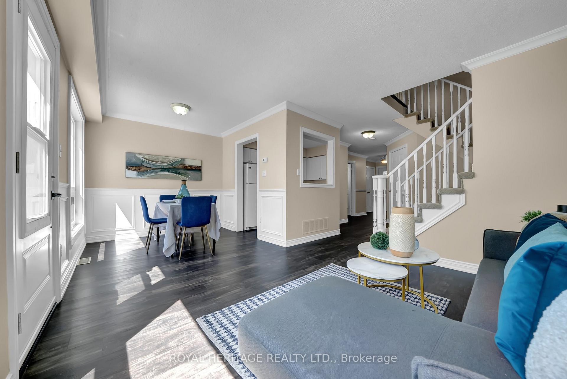 Photo 4 of 130 Brownstone Crescent, Clarington, Courtice — HOMEH