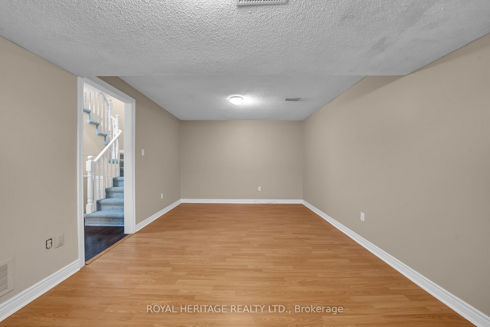 Photo 14 of 130 Brownstone Crescent, Clarington, Courtice — HOMEH