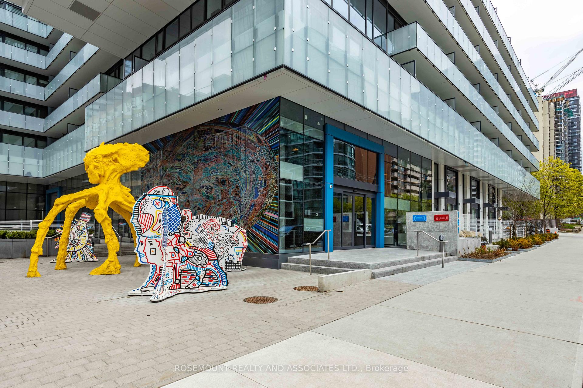 Photo 13 of Unit 712, 161 Roehampton Avenue, Toronto, Mount Pleasant West — HOMEH