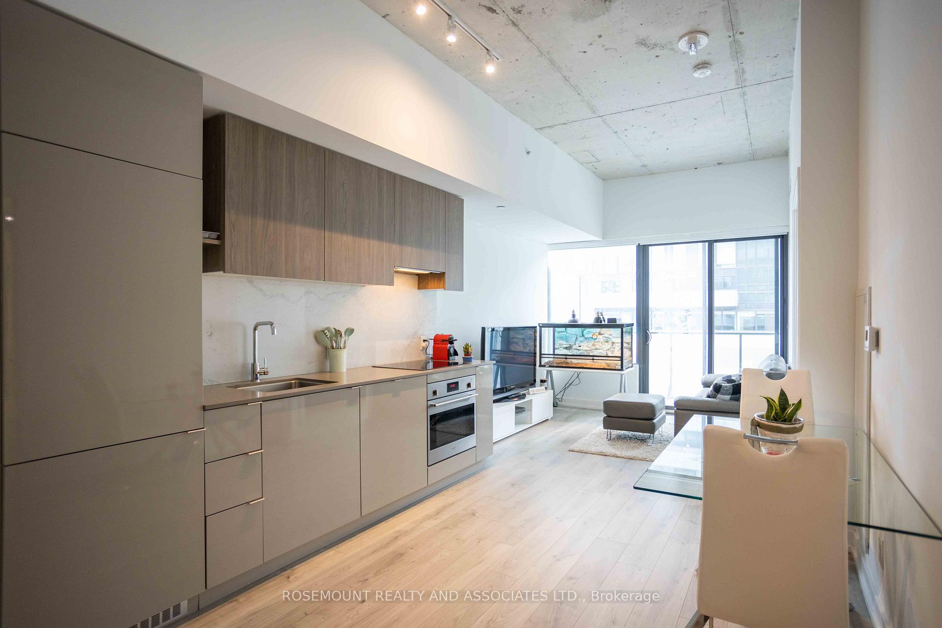 Photo 5 of Unit 712, 161 Roehampton Avenue, Toronto, Mount Pleasant West — HOMEH