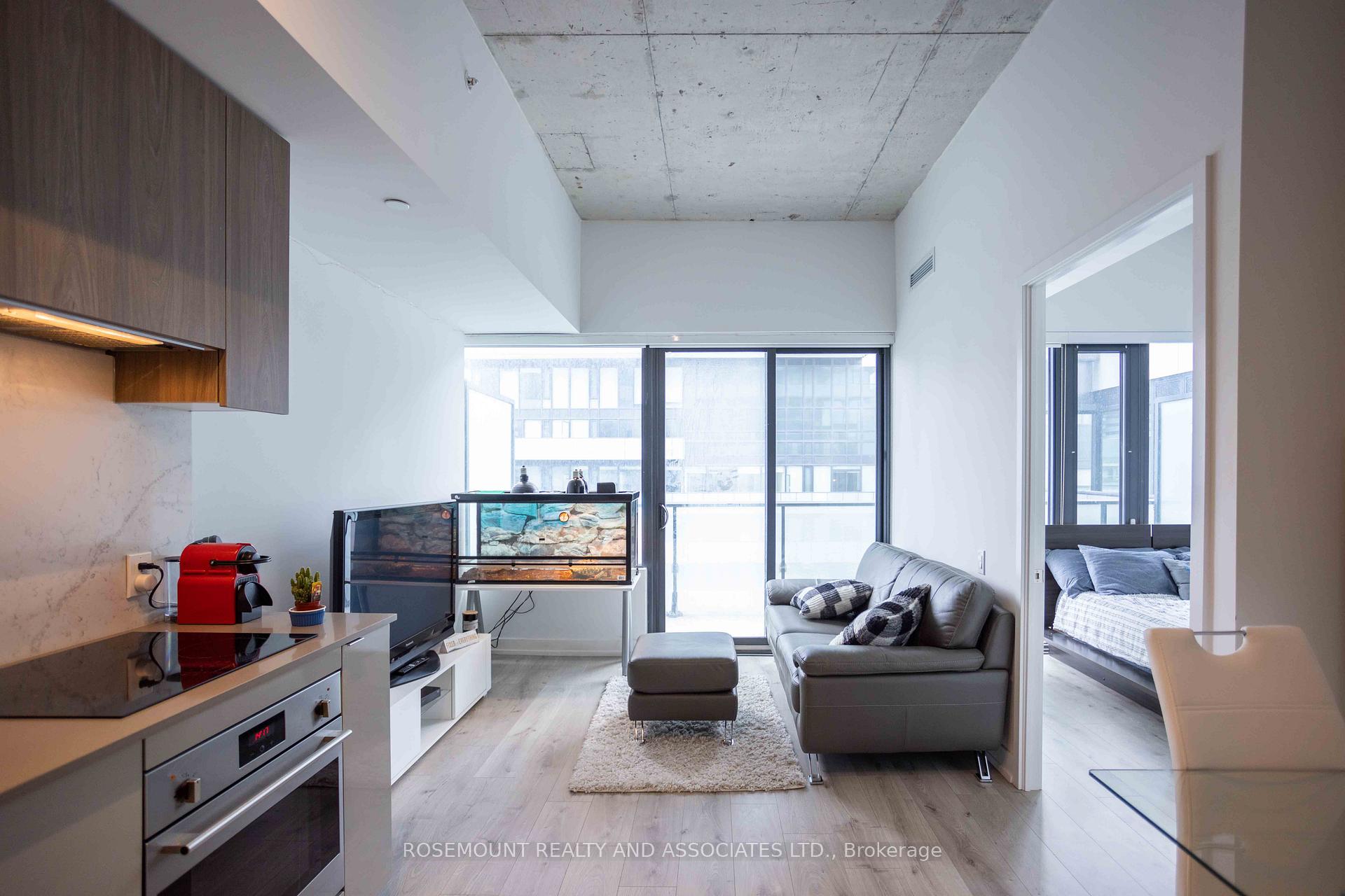 Photo 6 of Unit 712, 161 Roehampton Avenue, Toronto, Mount Pleasant West — HOMEH
