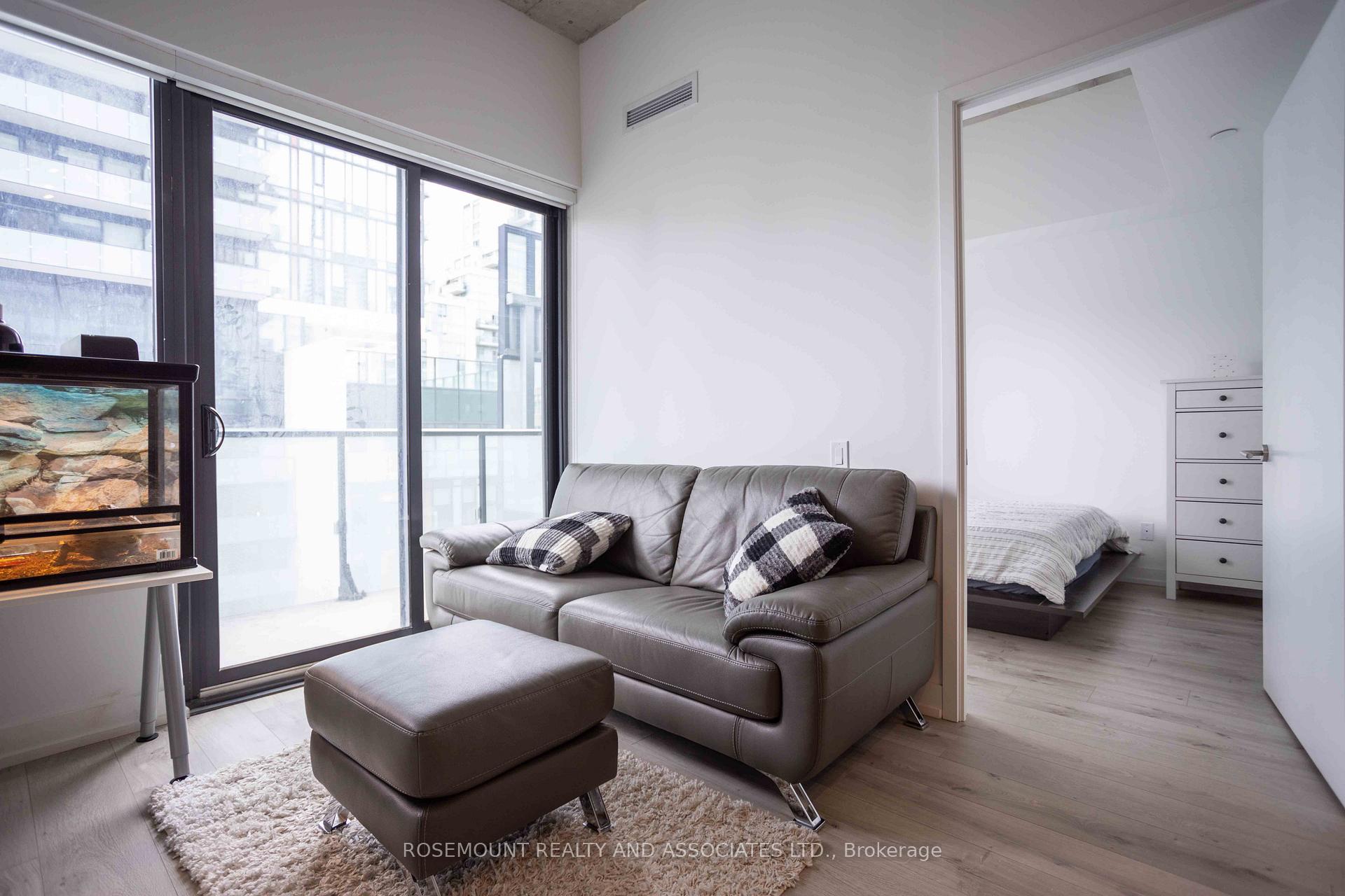 Photo 12 of Unit 712, 161 Roehampton Avenue, Toronto, Mount Pleasant West — HOMEH