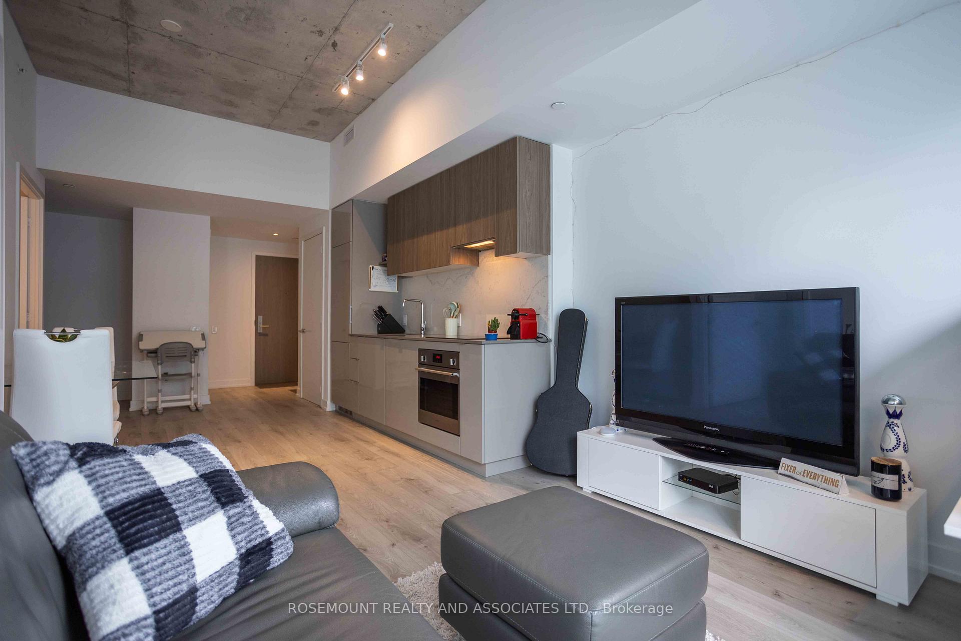Photo 10 of Unit 712, 161 Roehampton Avenue, Toronto, Mount Pleasant West — HOMEH