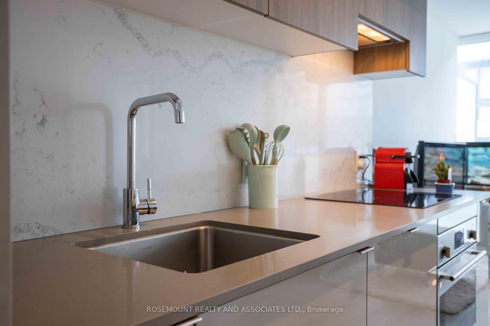 Photo 20 of Unit 712, 161 Roehampton Avenue, Toronto, Mount Pleasant West — HOMEH